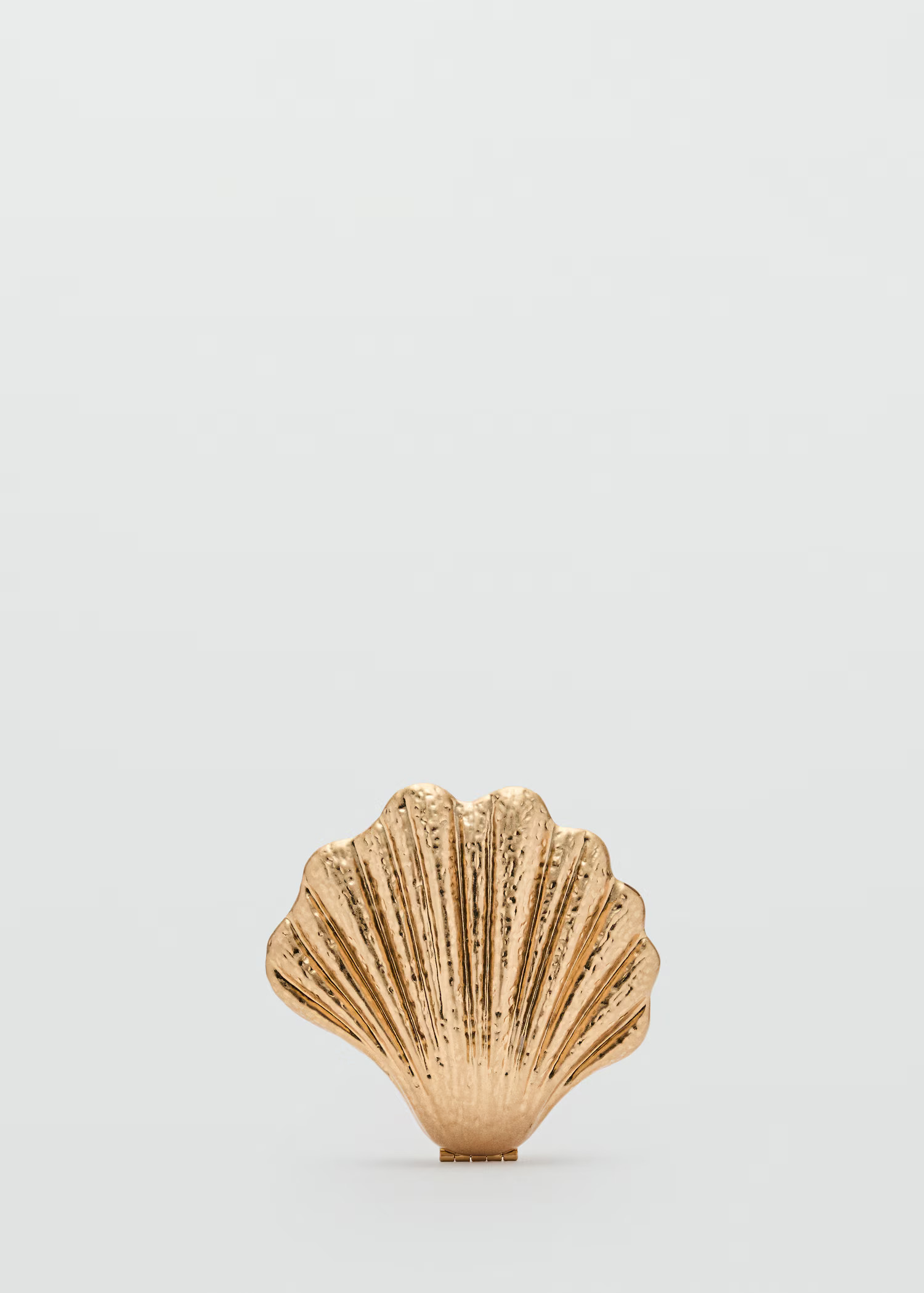 Shell design clutch bag - Women | MANGO United Kingdom | MANGO (UK)