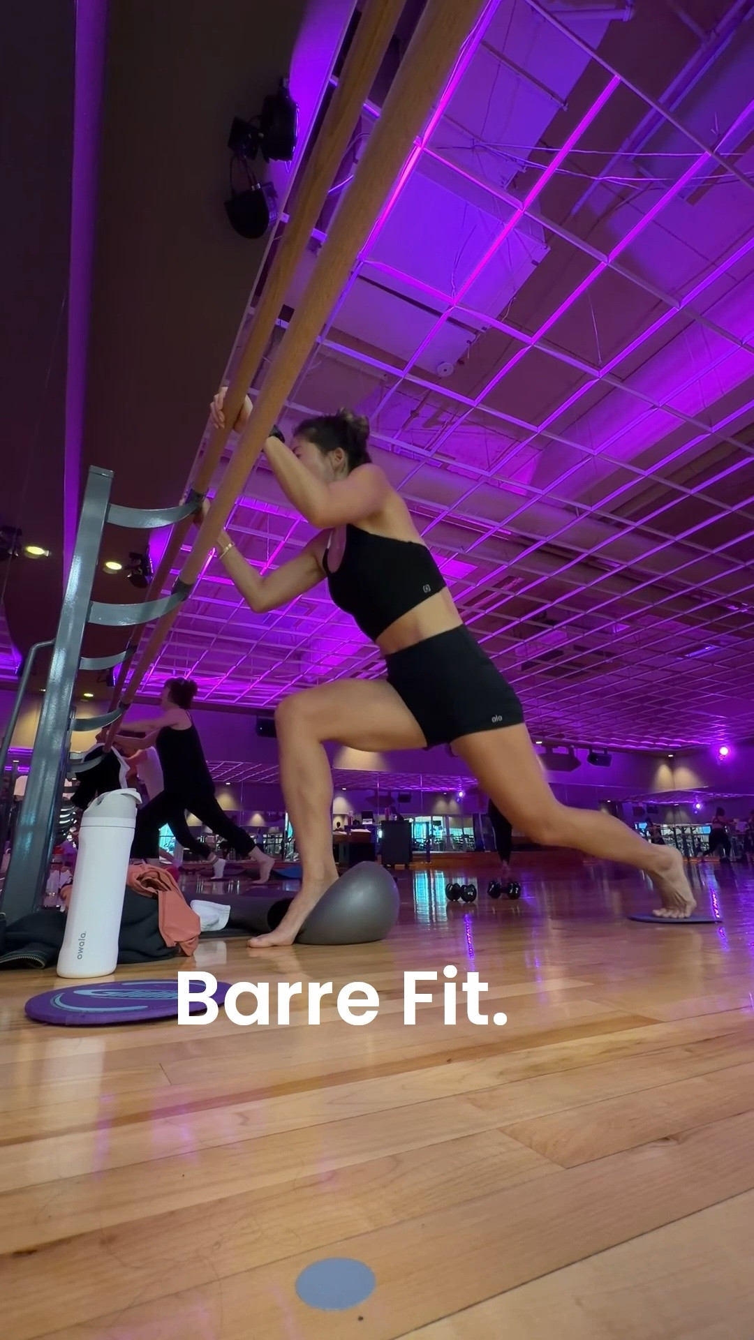 Today’s Barre fit: black with a little bit of white. 

Mix-matching brands, yay or nay? 

Heated barre requires moisture wicking material.  Do not wear 100% cotton in my opinion.  

Thoughts?

#LTKootd #LTKActive #LTKfitnessgoals