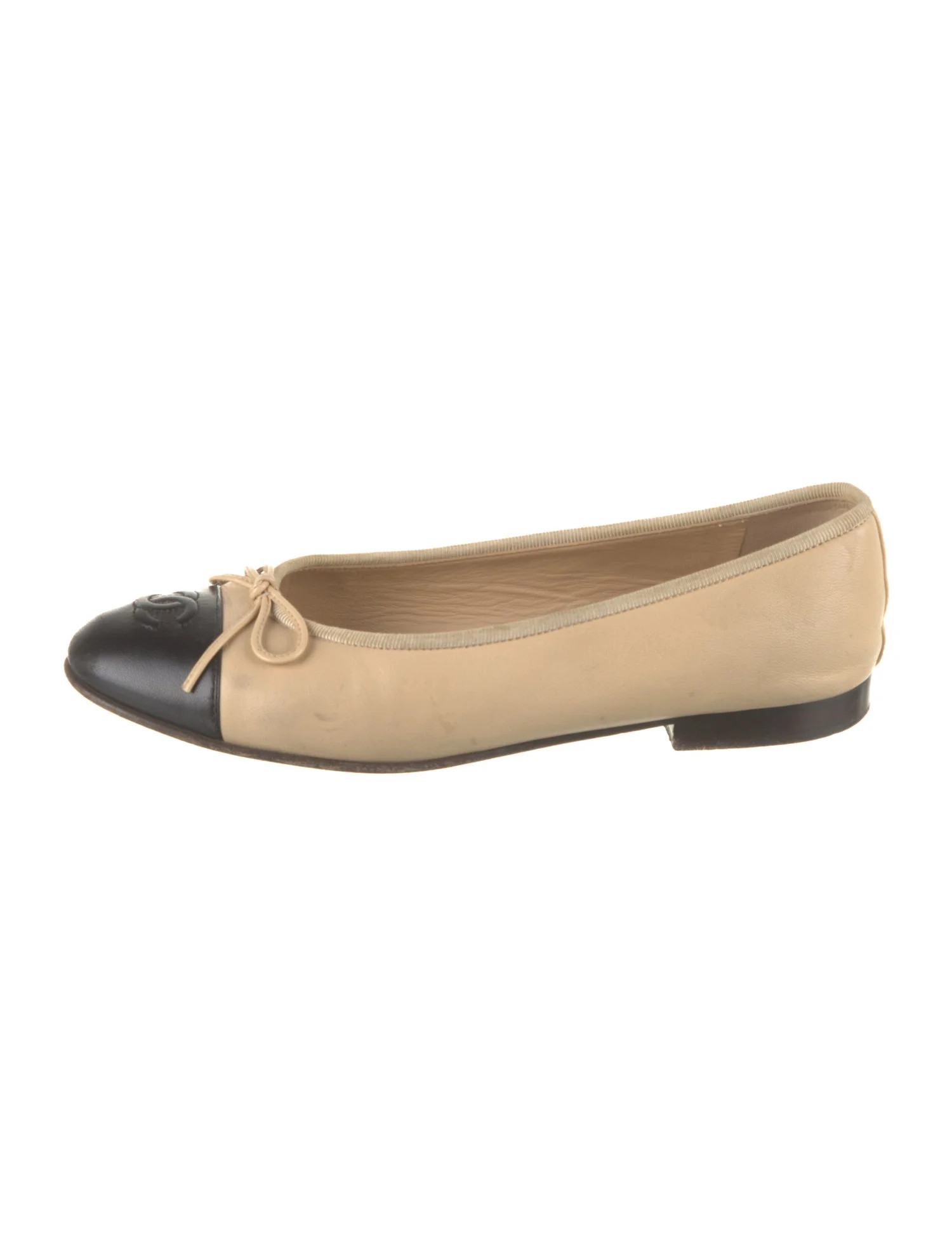 Interlocking CC Logo Leather Ballet Flats | The RealReal