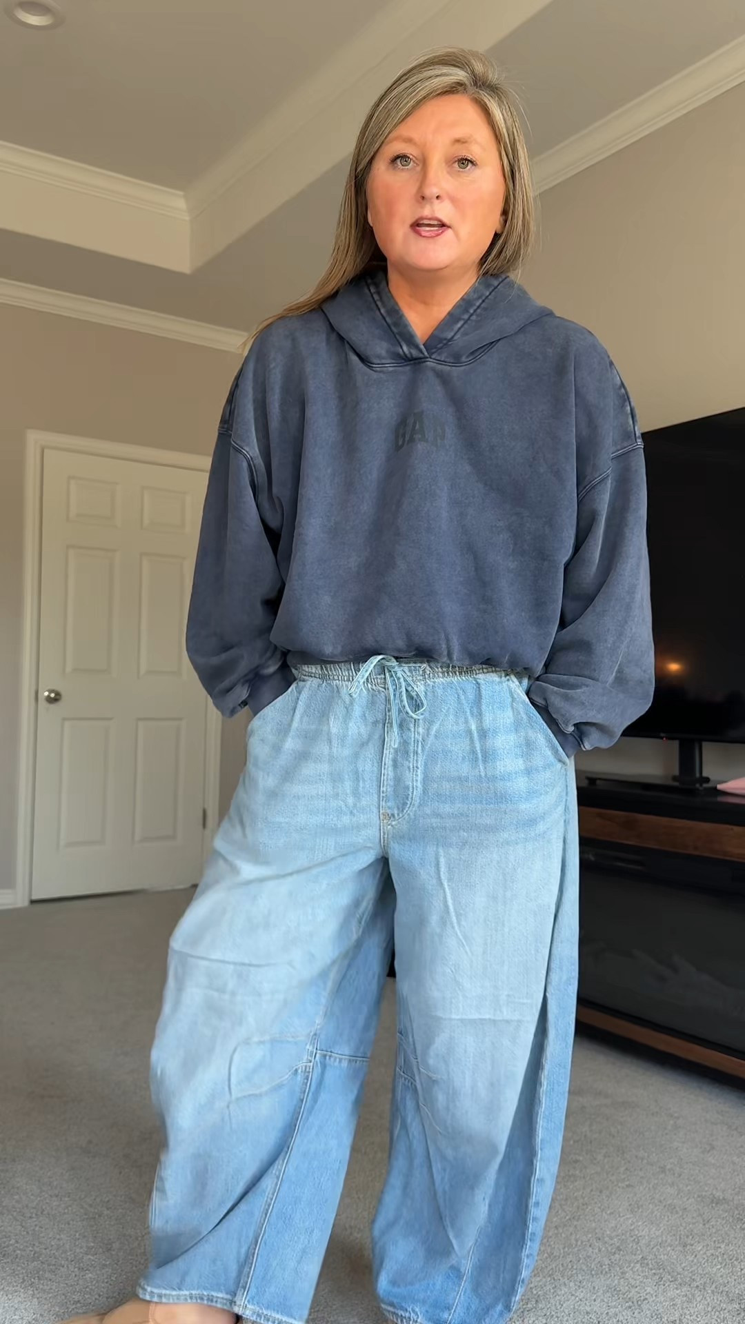 This GAP fit is everything. The hoodie + barrel leg jeans combo might be one of the coolest outfits I’ve ever worn. 

#GapOutfit #GapJeans #GapHoodie #FallOutfits2025 

#LTKStyleTip #LTKMidsize