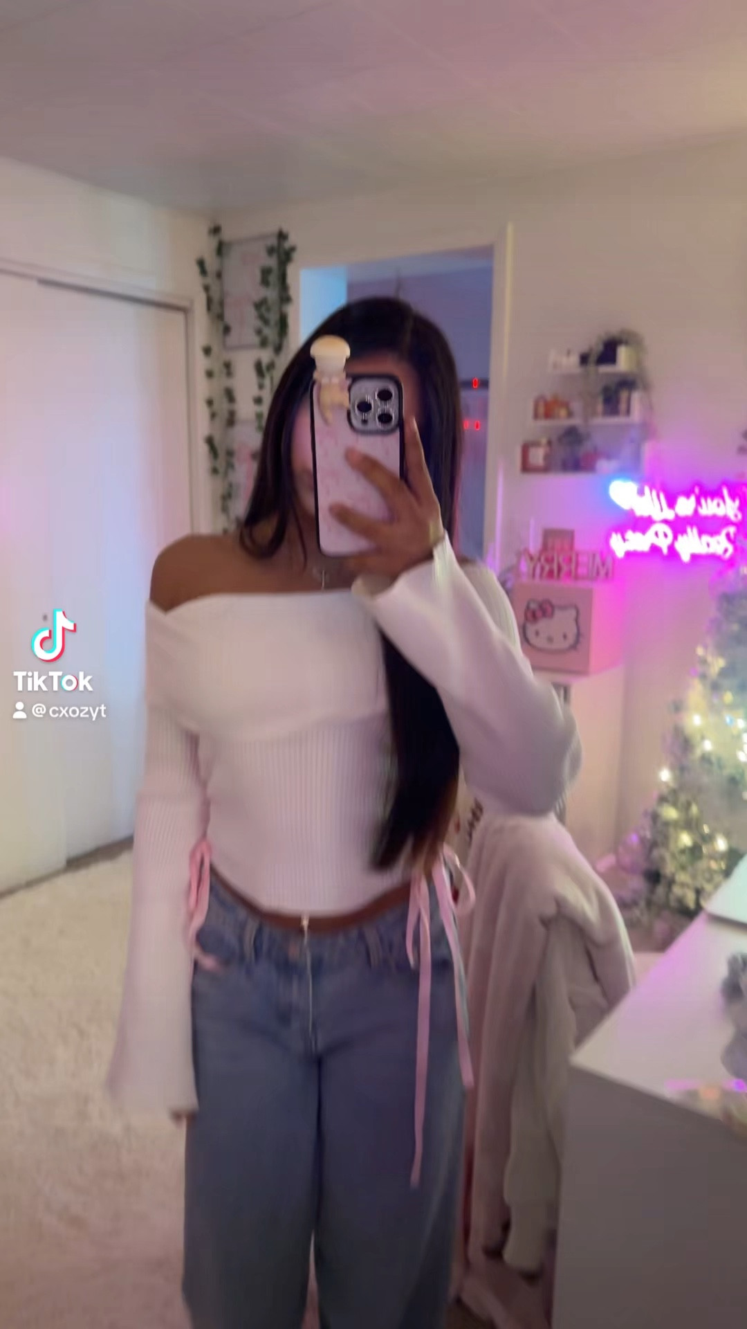 Top- s
Bottoms - 23

#LTKBeauty #LTKVideo #LTKSeasonal