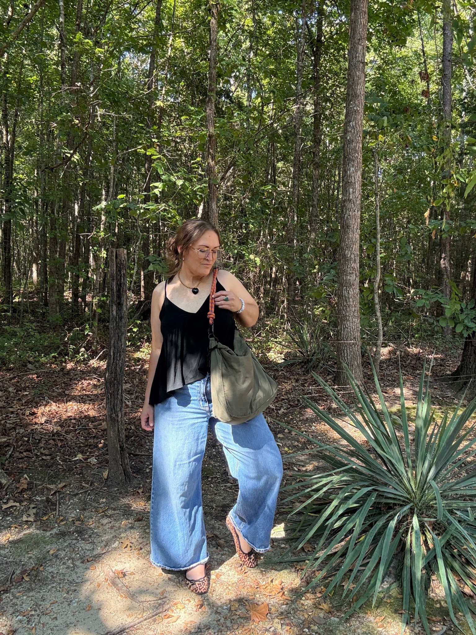 Sized up one size in the jeans and went with short length to get this exact fit. I’ll be ordering a size 12 regular as well. Bag is in my linktree .

#LTKFindsUnder50 #LTKOver40 #LTKStyleTip