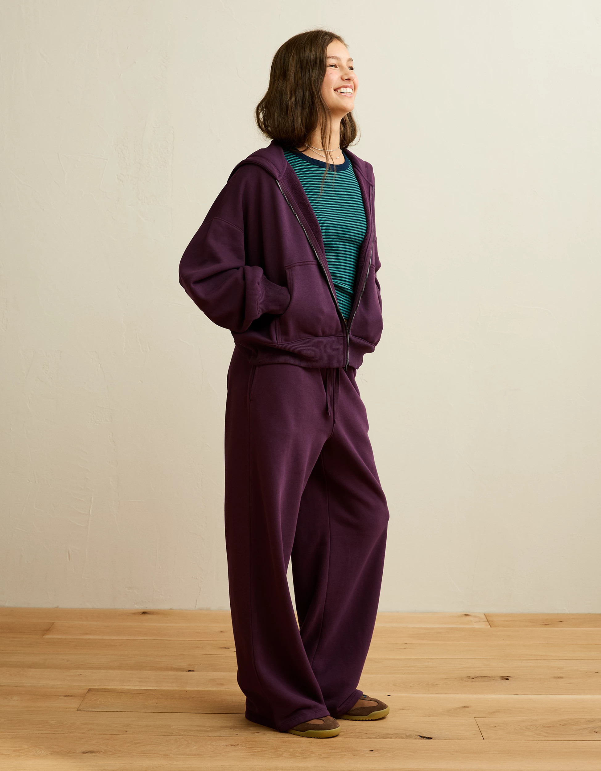 AE Everyday Luxe Straight Sweatpant | American Eagle Outfitters (US & CA)