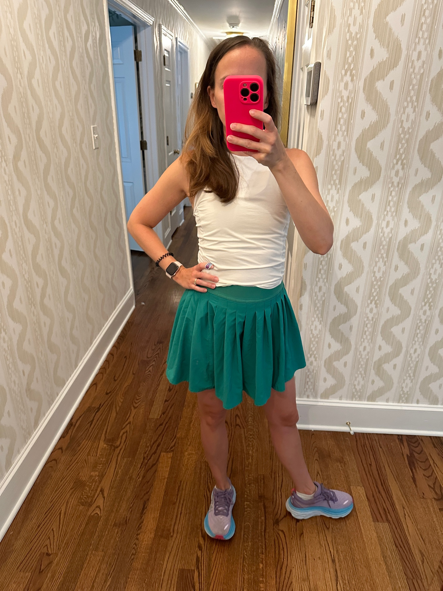 My go to workout fit! I never compromise on leggings (only lulu or Alo for me!) or running shoes but for tops, skirts, shorts I’m always looking for a good deal.