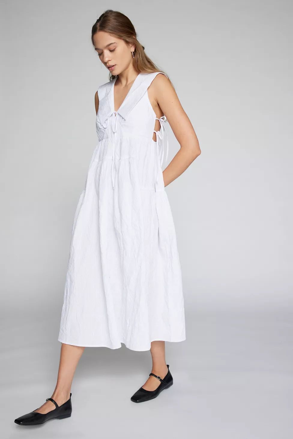 Kimchi Blue Avery Tiered Midi Dress | Urban Outfitters (US and RoW)