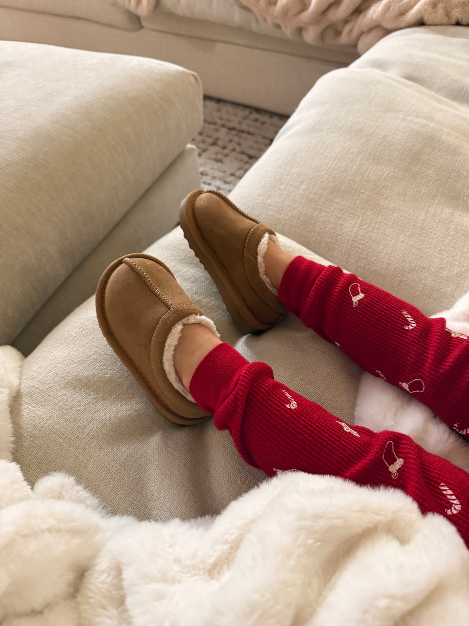 Super cute and warm slip on shoes for toddlers

#LTKKids #LTKSeasonal #LTKFindsUnder50