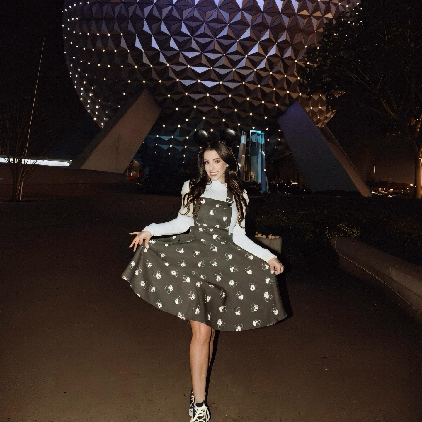 Thank you @uniquevintage for always styling my Disney date nights ❤️