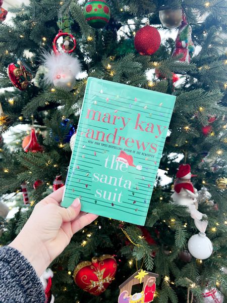 ⭐️⭐️⭐️

Wanna READ a hallmark movie? Then this is it. It’s a veryyyy short book (I read it in two sittings) and is very sweet. Very little romance (think hallmark like romance) and a cute Christmas story 🎄❤️🎅🏼

Brief summary: After her divorce, Ivy moves from Atlanta to a small town  At the top of a closet, Ivy finds an old Santa suit―beautifully made and decades old. In the pocket of a suit she finds a note written in a childish hand: it's from a little girl who has one Christmas wish, and that is for her father to return home from the war. This discovery sets Ivy off on a mission. 