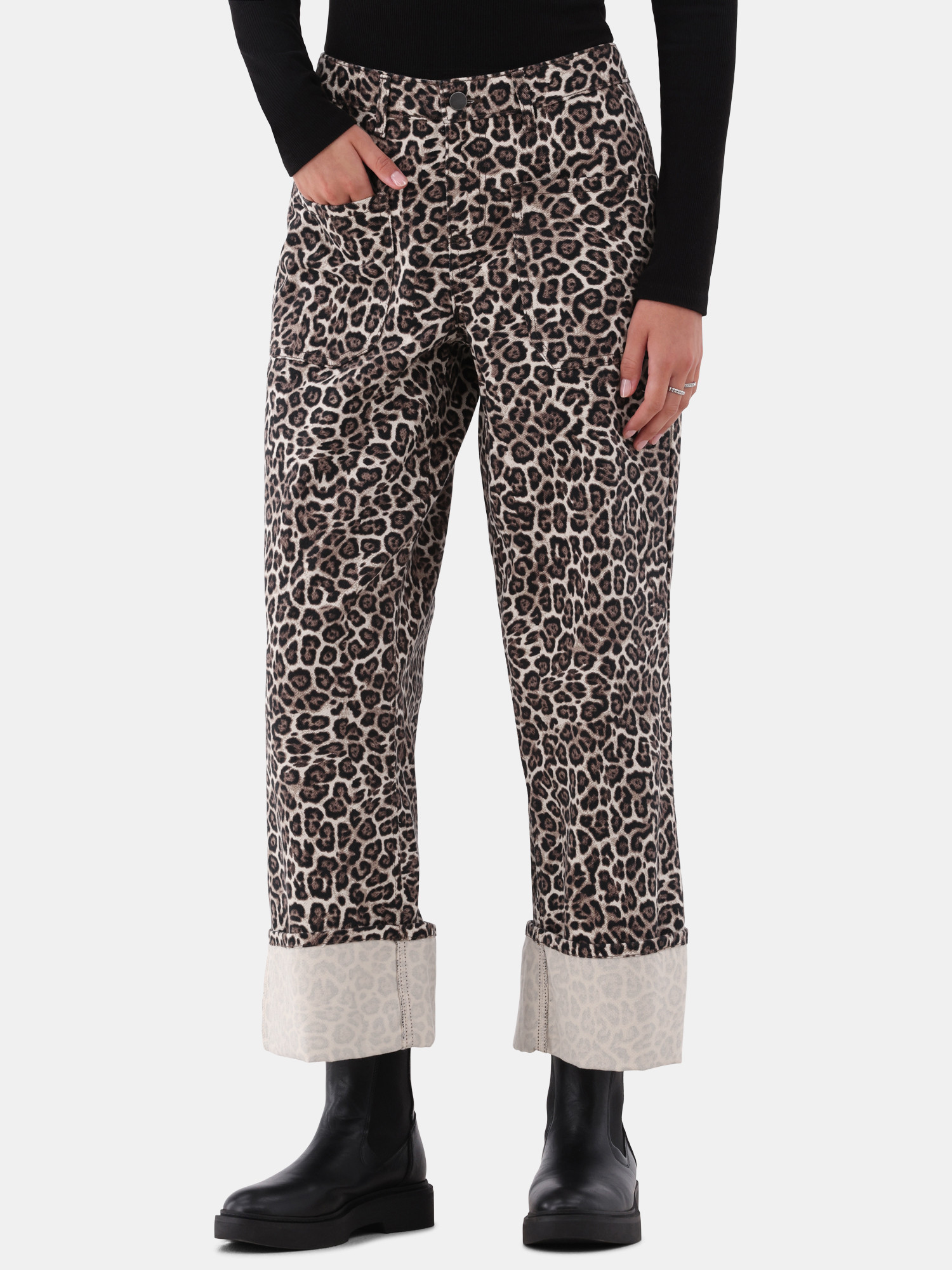 No Boundaries Cuffed Wide Jeans, 32” Inseam, Women’s | Walmart (US)