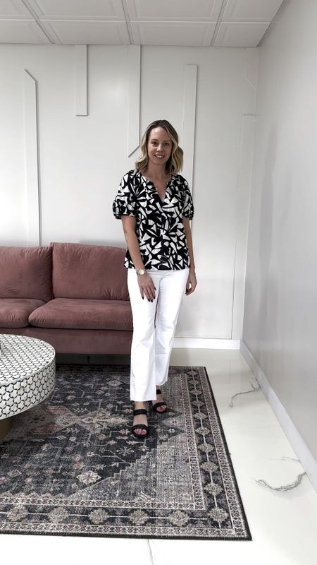 Great business casual outfit. 

Fashionably late mom
Black and white outfit
White jeans 
