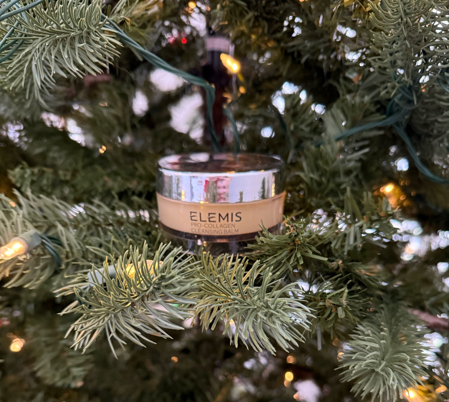 Elemis, Elemis makeup remover, beauty, beauty gifts, gifts for her, gifts for teens, gift guide, & Christmas presents 

#LTKBeauty #LTKHoliday #LTKGiftGuide