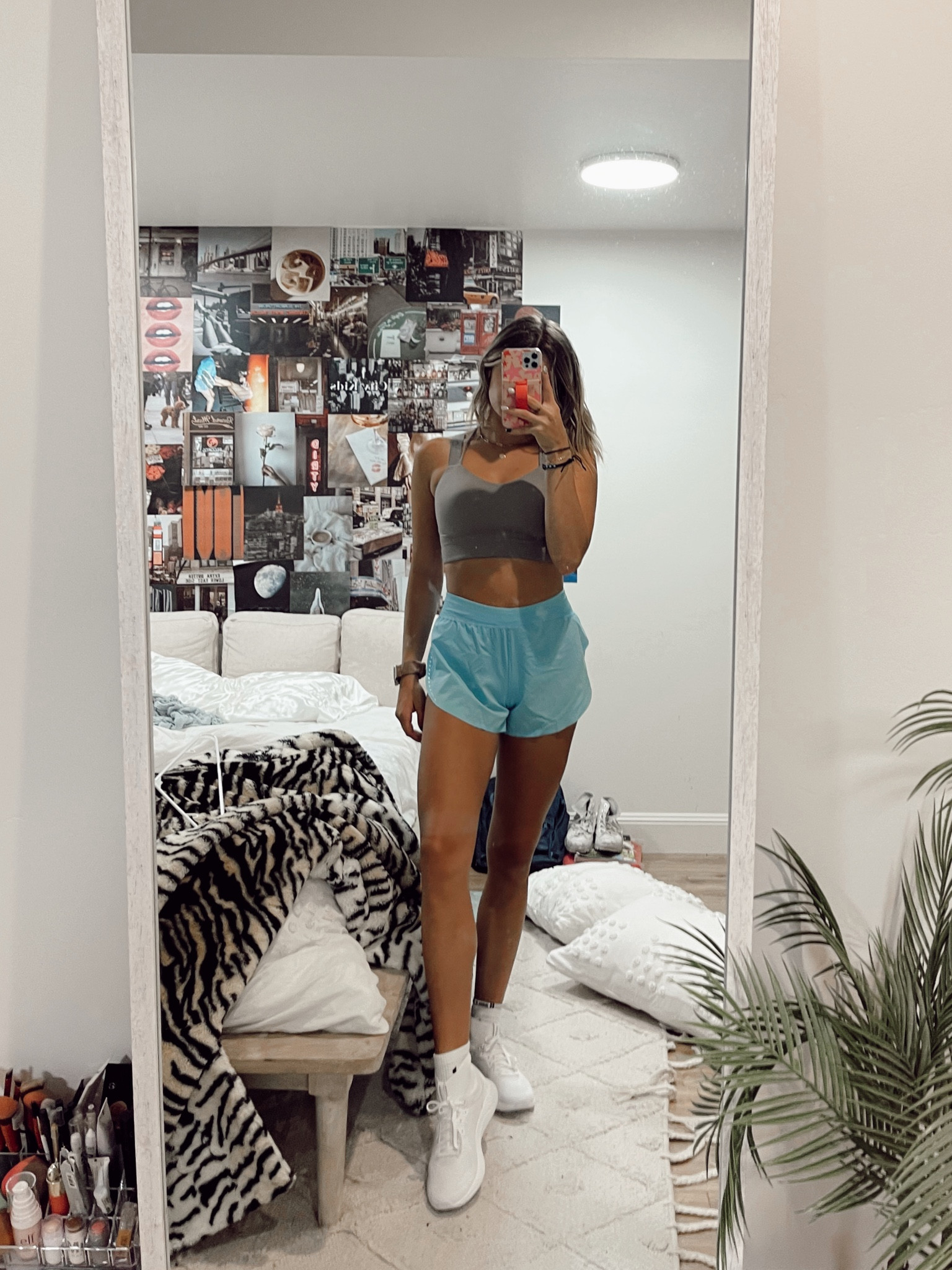 Another workout fit! These shorts and sports bras are my fav 