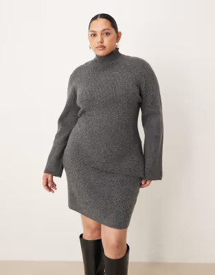 Pretty Lavish Curve – Rollkragenpullover aus Strick in Anthrazit mit asymmetrischem Saum, Kombi... | ASOS (Global)