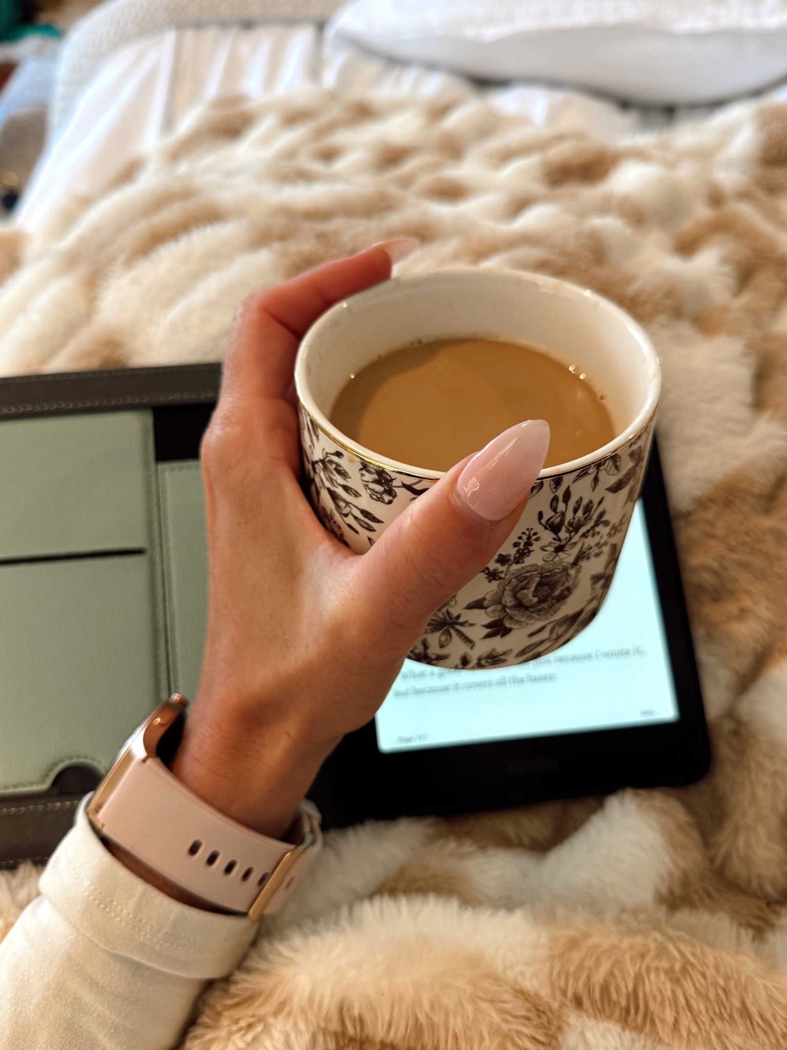 The cutest southern coffee mug I’ve ever seen ☕️ 

Amazon finds, bookworm, homebody

#LTKHome #LTKFindsUnder50 #LTKdayinmylife