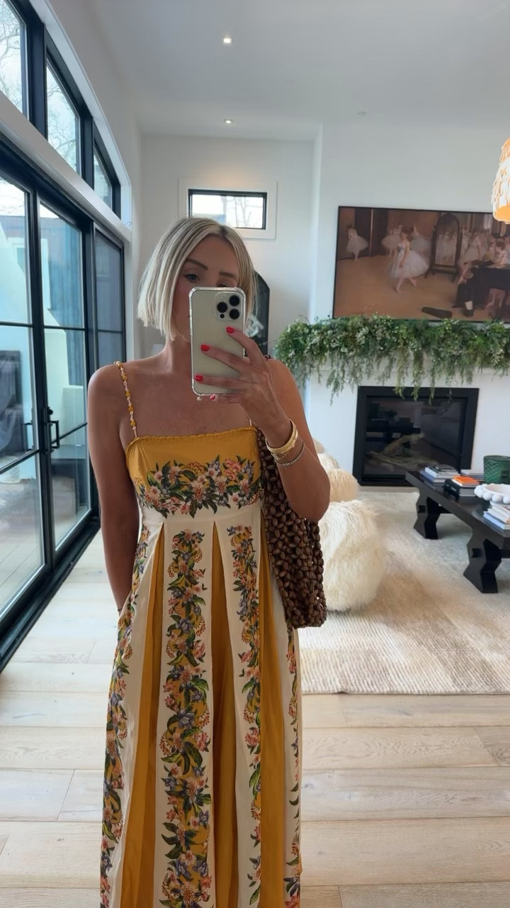 This dress 🤌 perfect for Easter or any spring/summer event .. dress up with heels or down with flats 