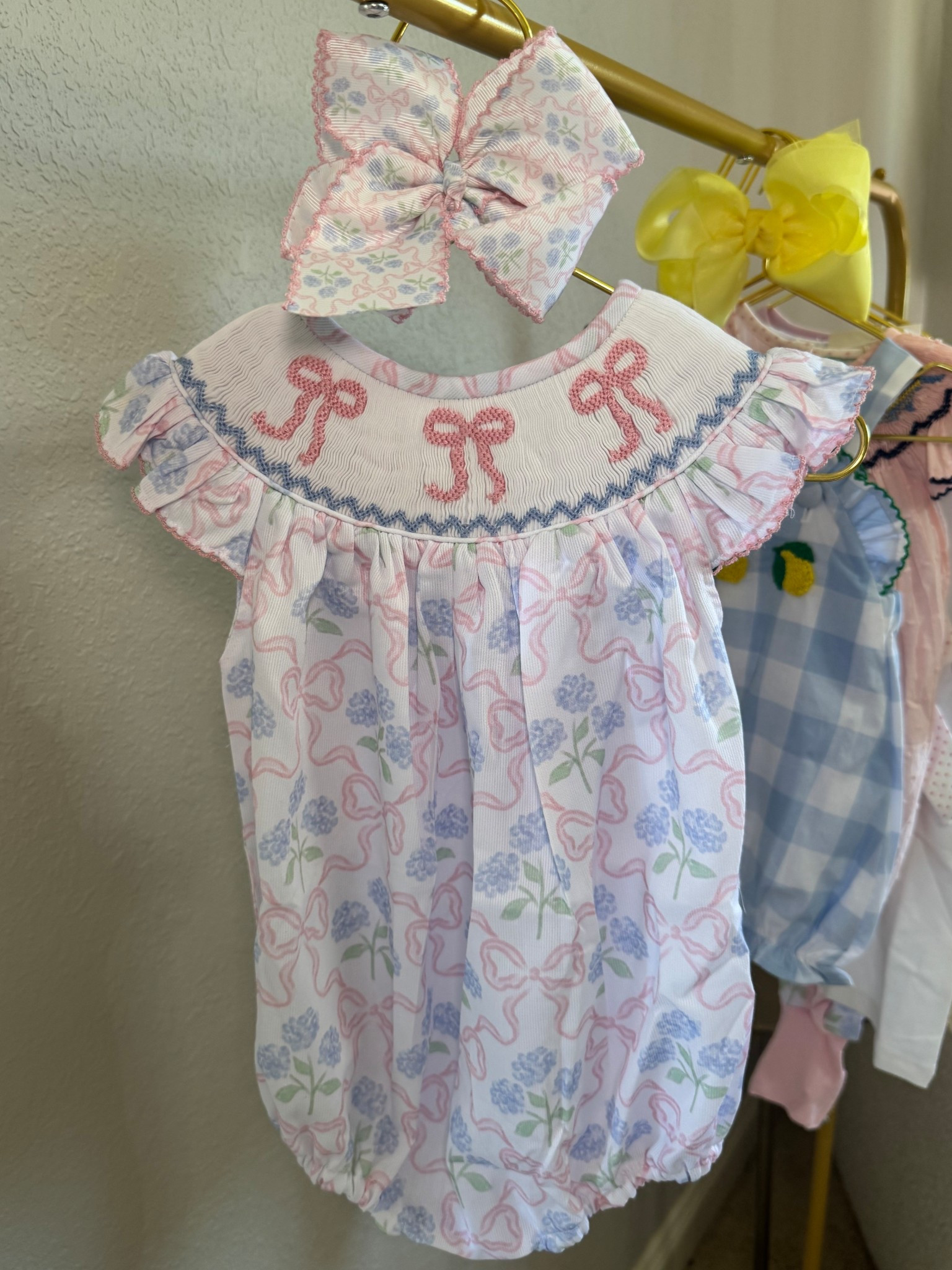 The cutest bow smock! True to size and obsessed with the matching bow !!

#LTKKids #LTKFamily #LTKBaby