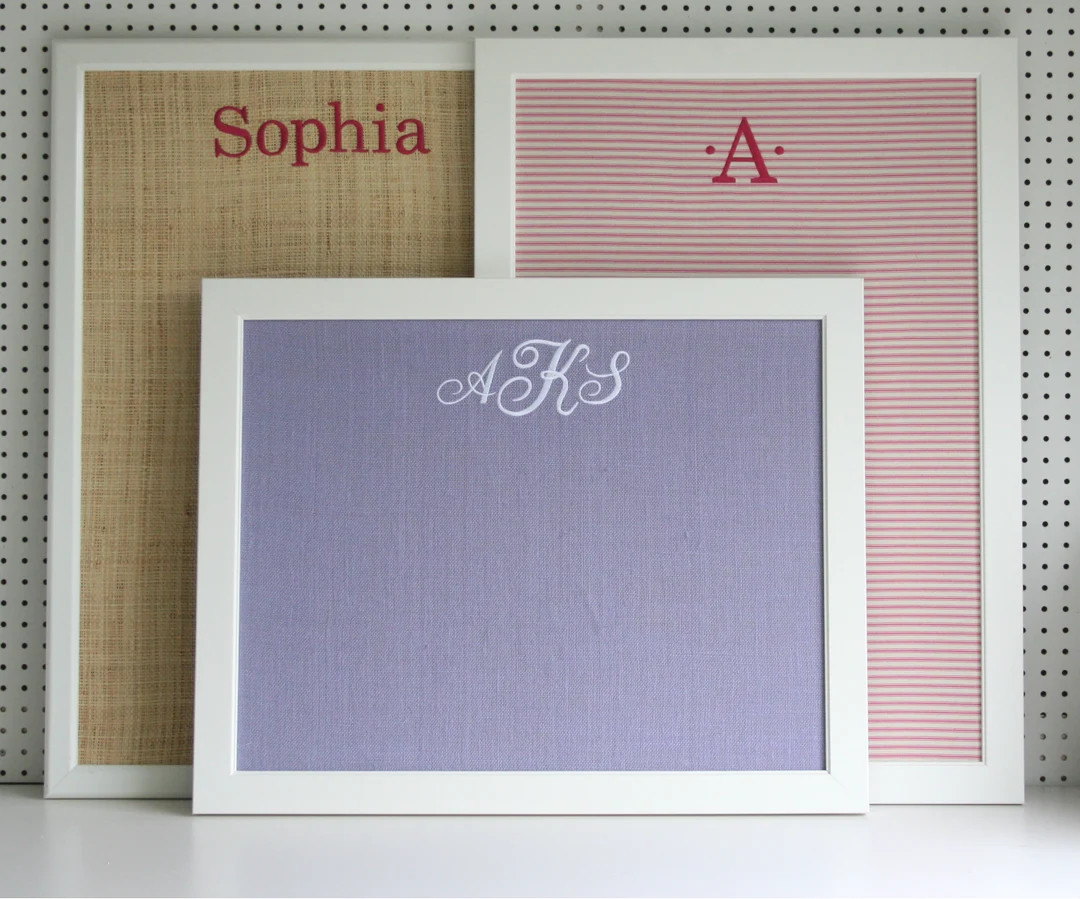 35x25 white wood frame with an embroidered name or initial | Etsy (DACH)