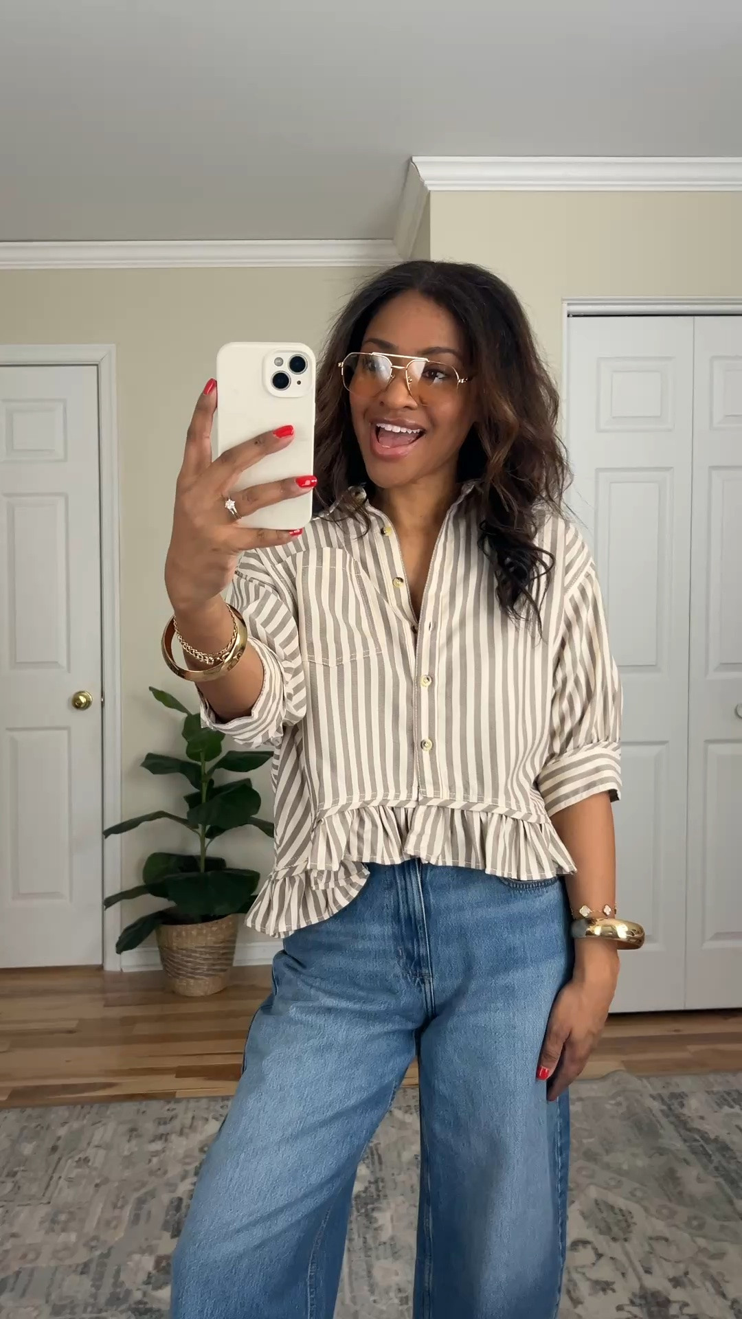 Wearing a medium in the ruffled top and size 4 in jeans! 

#ltkover40 #ltkseasonal