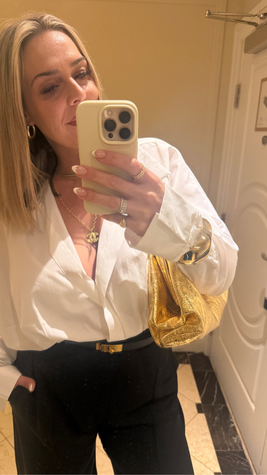 Vegas dinner outfit 🥂🌙✨



#LTKU #LTKMidsize #LTKootd