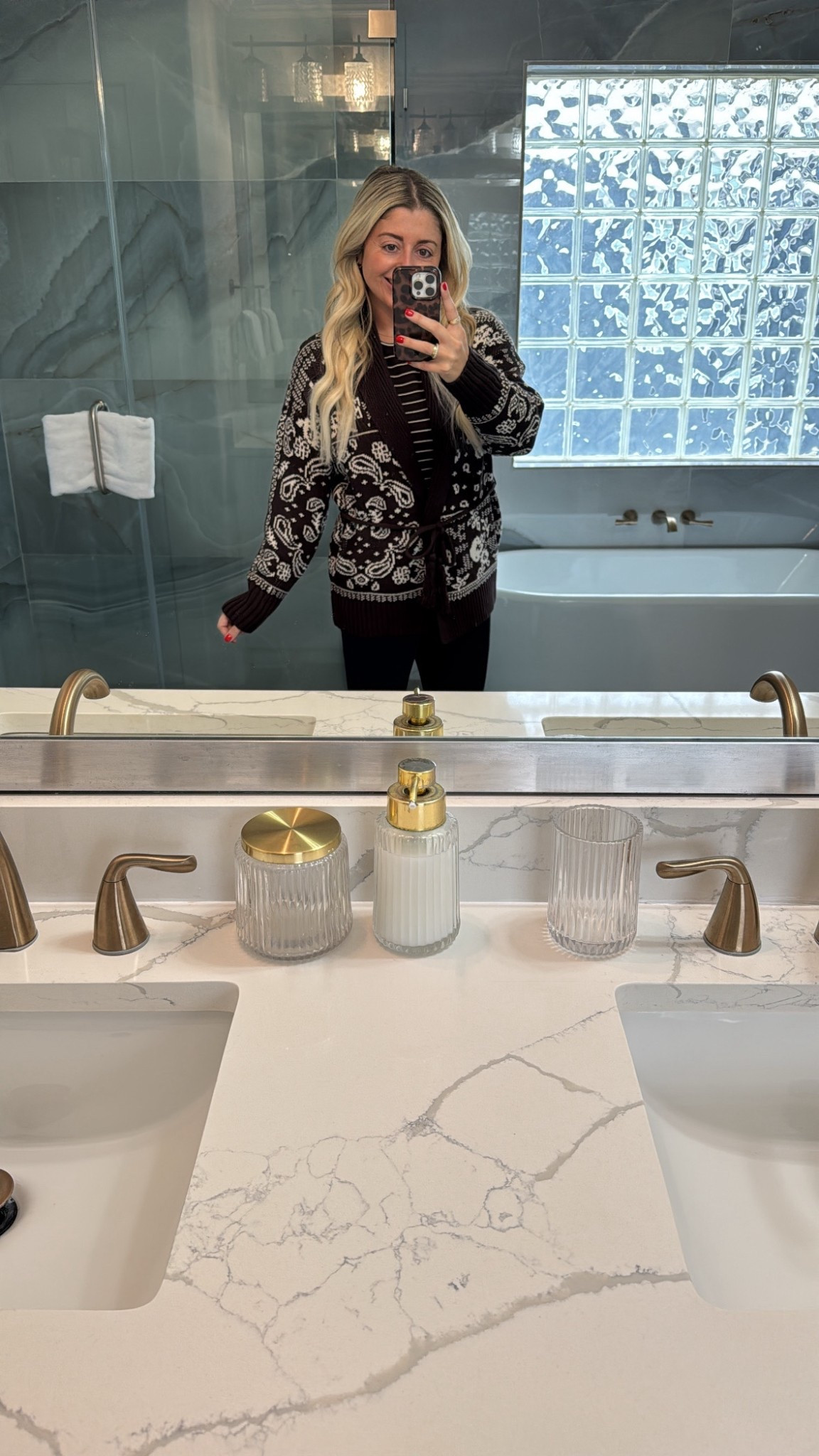 Outfit of the day on sale!
Love this cardigan so much! Size small
Uggs tts
Abercrombie finds 
Black Friday deals 
Thanksgiving outfit
Christmas outfit 

#LTKSaleAlert #LTKFindsUnder100 #LTKootd