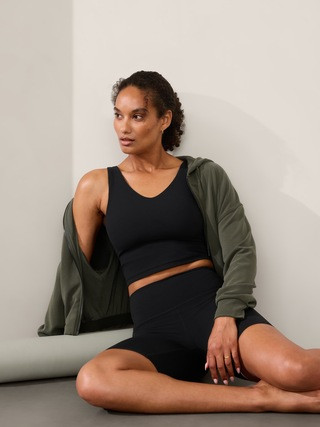 Transcend V-Neck Crop Bra D-DD | Athleta