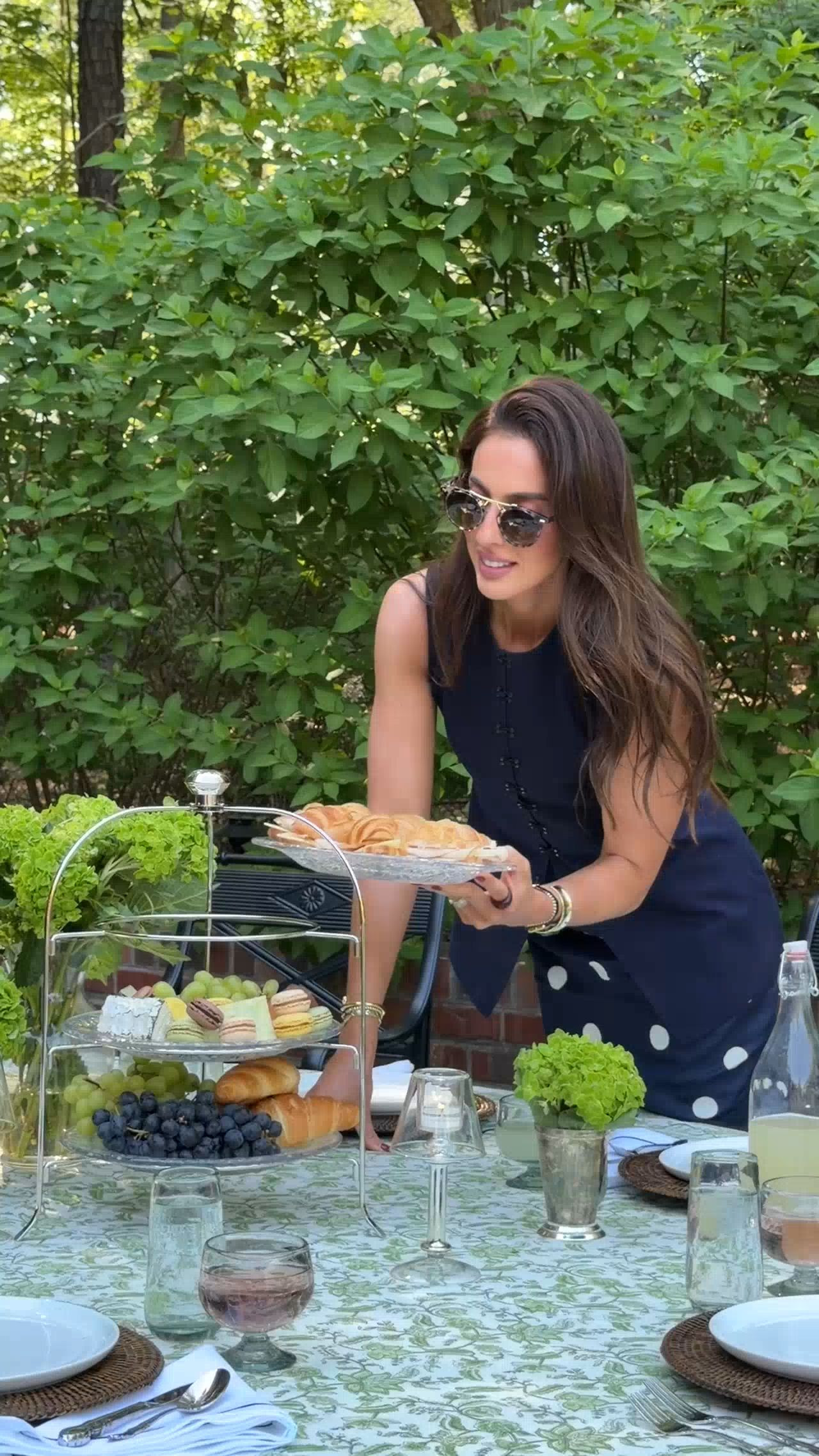 #AD The patio's open, the friends are coming over, and @wayfair's Hot Summer Sale could not have better timing. Up to 70% off the stuff that actually makes a backyard dinner feel like a real event — outdoor tablescapes, drink tubs, kitchen faucets, storage that earns its keep poolside. Everything in these shots is tagged below.
All Wayfair Verified, all highly rated, and Fast & Easy Delivery is included on orders over $35. Tap to shop before best-sellers thin out — find it, love it, get it, fast.
#Wayfair #WayfairPartner

#LTKSeasonal #LTKHome #LTKSaleAlert