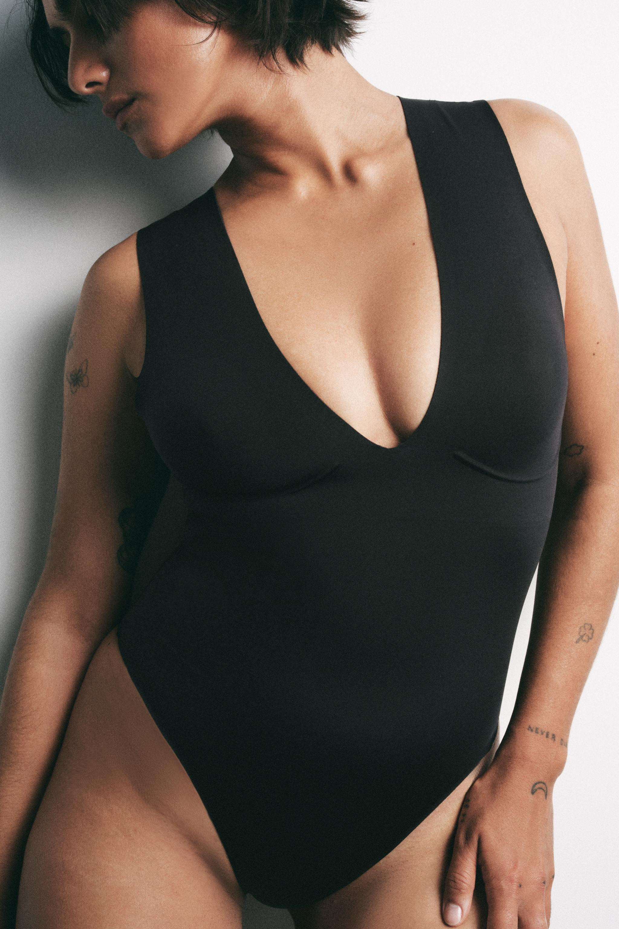 V-NECK POLYAMIDE BODYSUIT | Zara US