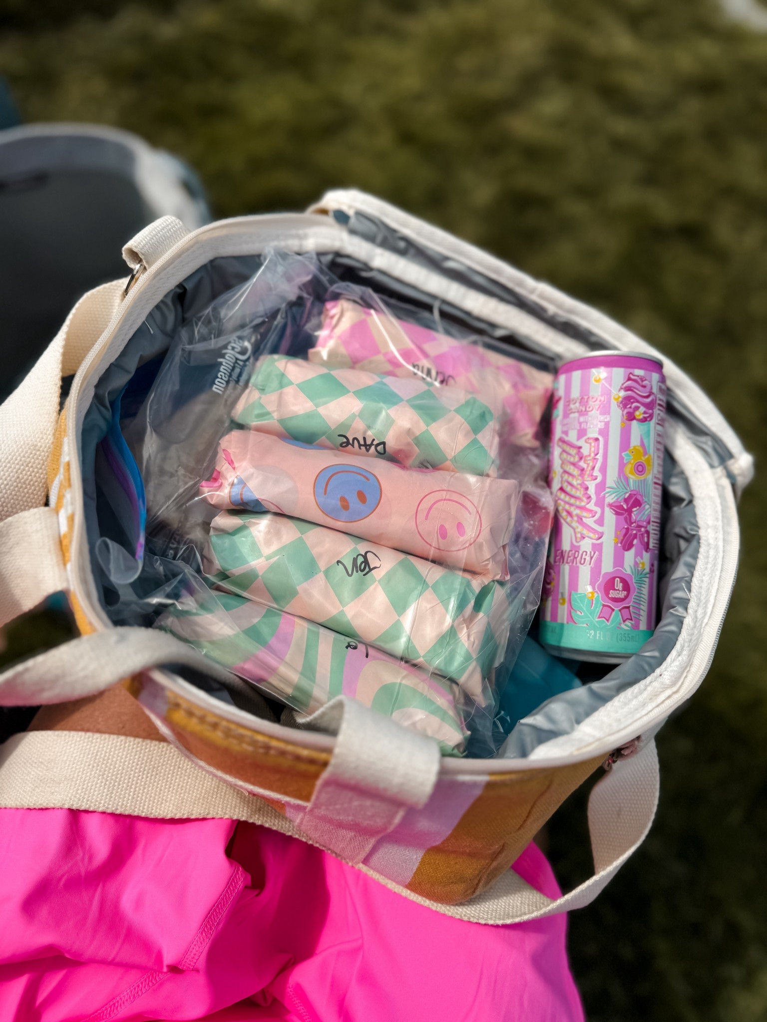 Packing lunches and lunchbox finds on Amazon 
Sandwich wrappers for girls and perfect for soccer moms at tournament weekends 