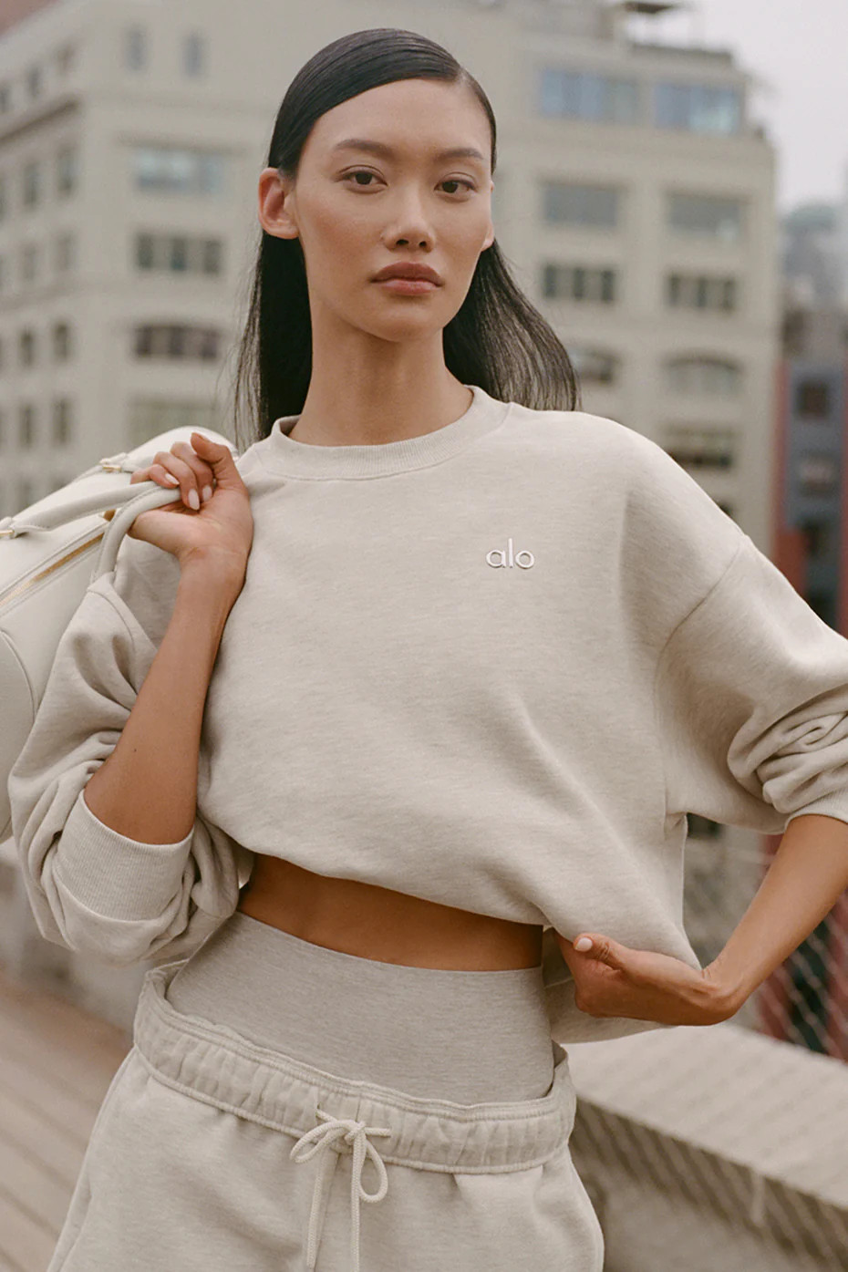ALO | Accolade Crewneck Neck Pullover Top in Oatmeal Heather Beige, Size: 2XL | Alo Yoga (US)