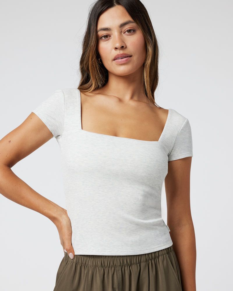 Pose Scoop Back Tee | Vuori Clothing (US & Canada)