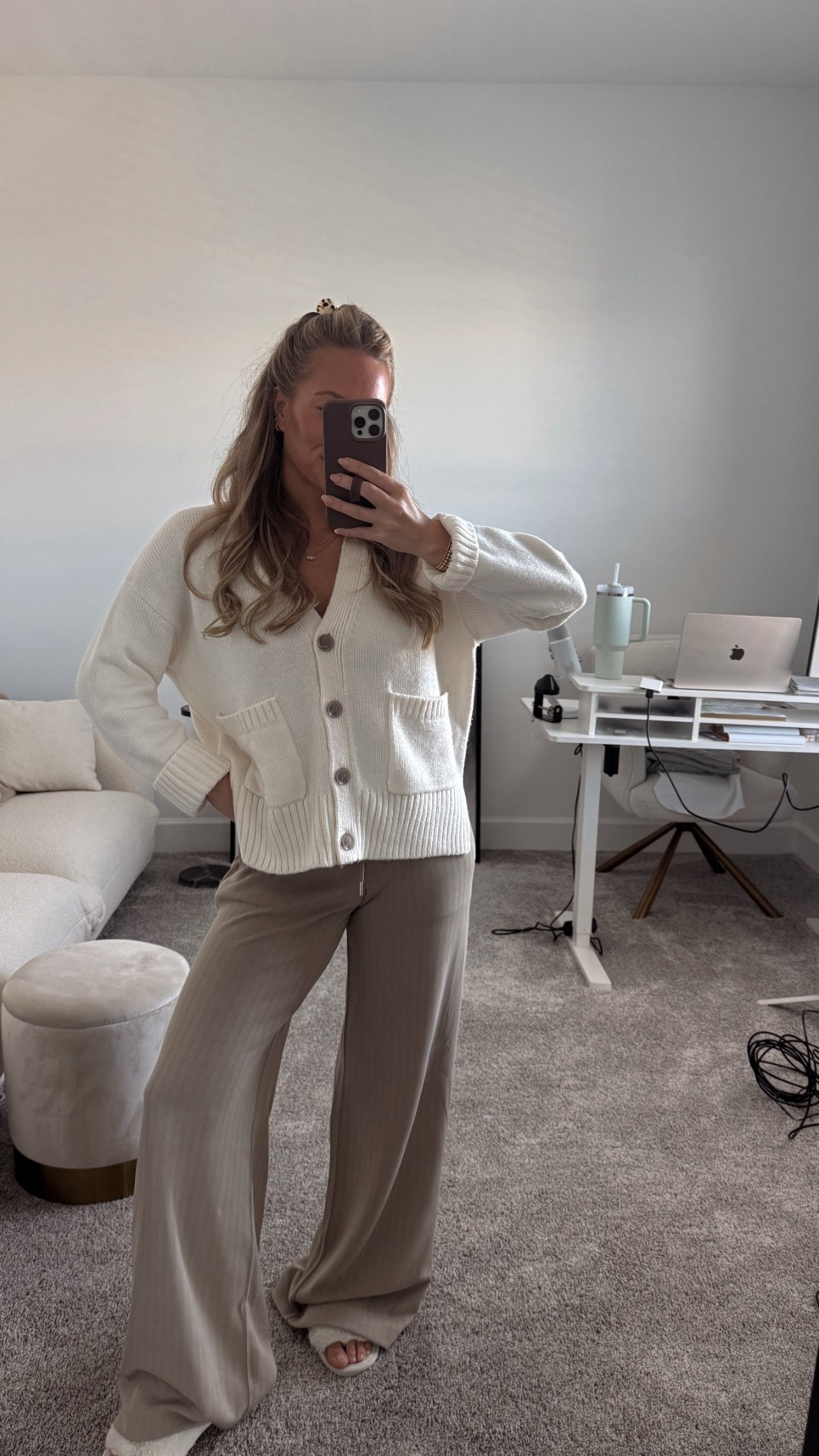 Comfy cozy casual outfit of the day wearing Amazon sweater and splendid X cella Jane sweatpants 