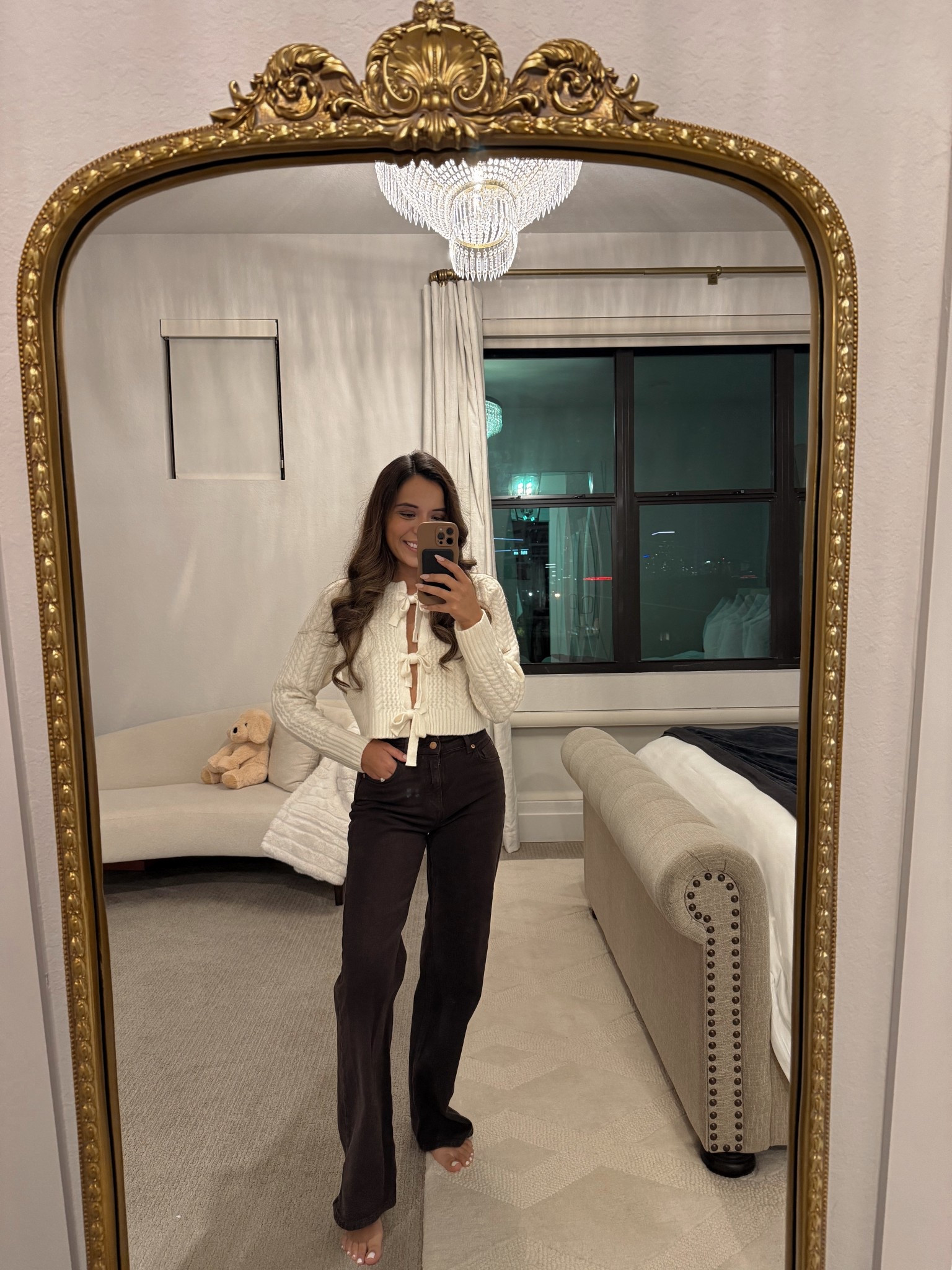 🤎☕️🧸

this sweater is too good not to share 👏🏼 and it’s $40! and these dark brown jeans? perfect for the fall/winter season!

autumn outfit | autumn 2025 | autumn outfits 2025 | autumn outfit ideas | deep autumn outfit