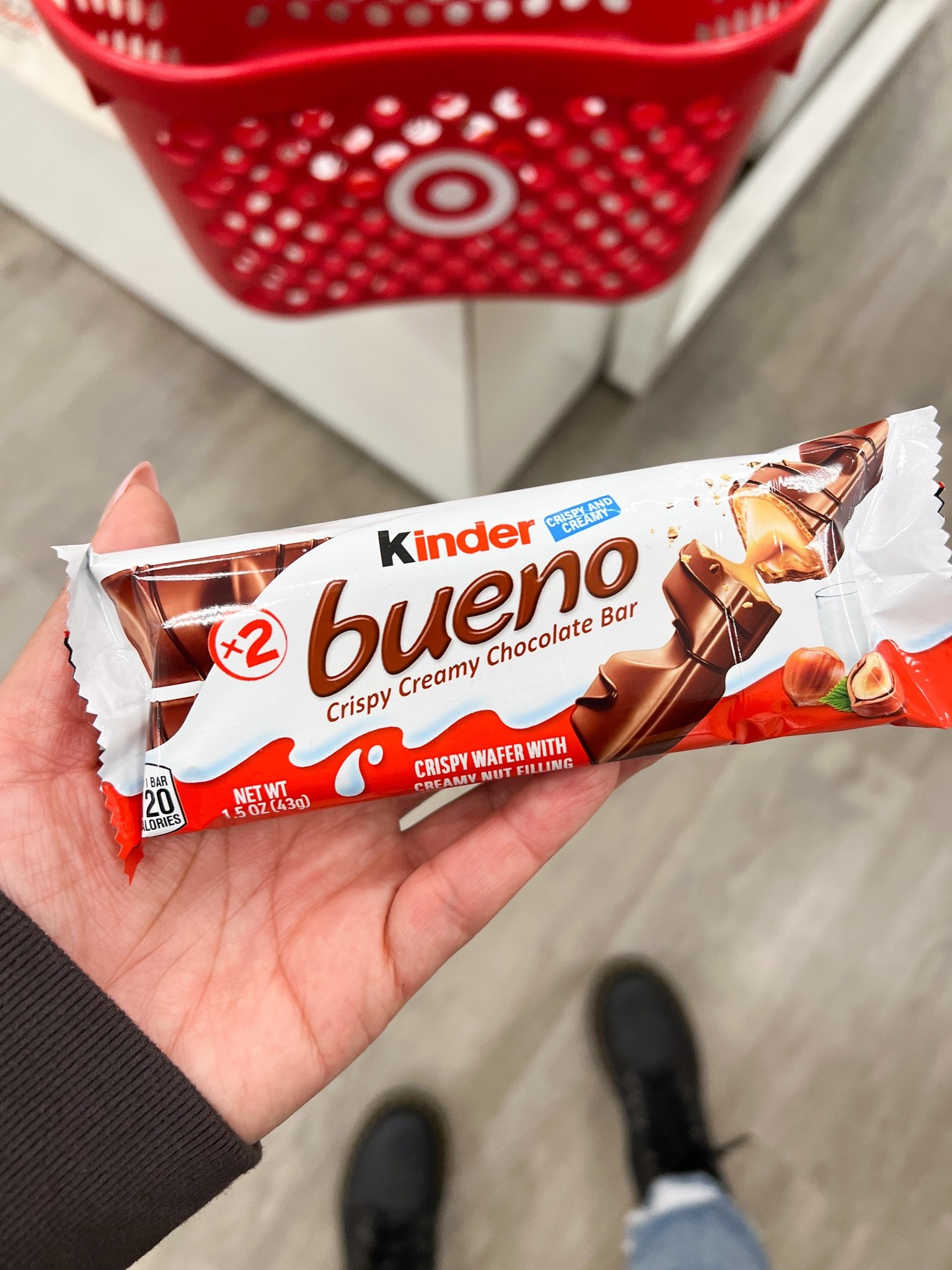 Find Kinder Bueno at Target! The perfect treat! 

Target finds, Target run, Target shopping @Target

#LTKmomlife
