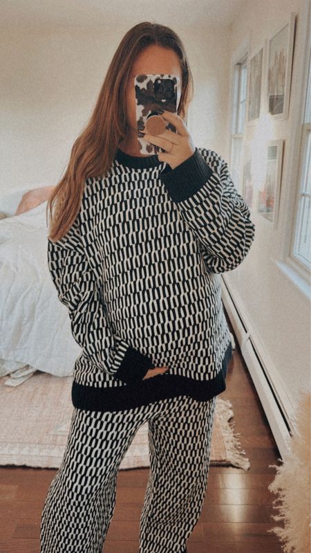 Zero ways to pose to make this outfit look flattering while pregnant. But it’s comfy + warm + that’s all that matters right now 🤍🖤

Size M in both 

#LTKfamily #LTKbump #LTKHoliday