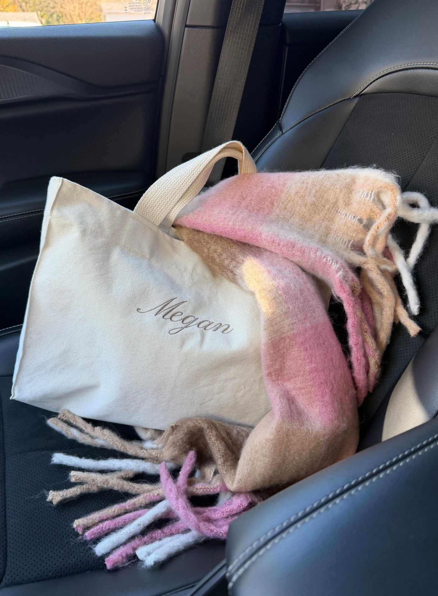 My favorite errands tote and the best $15 Amazon scarf!! 

#LTKootd #LTKGiftGuide #LTKFindsUnder50