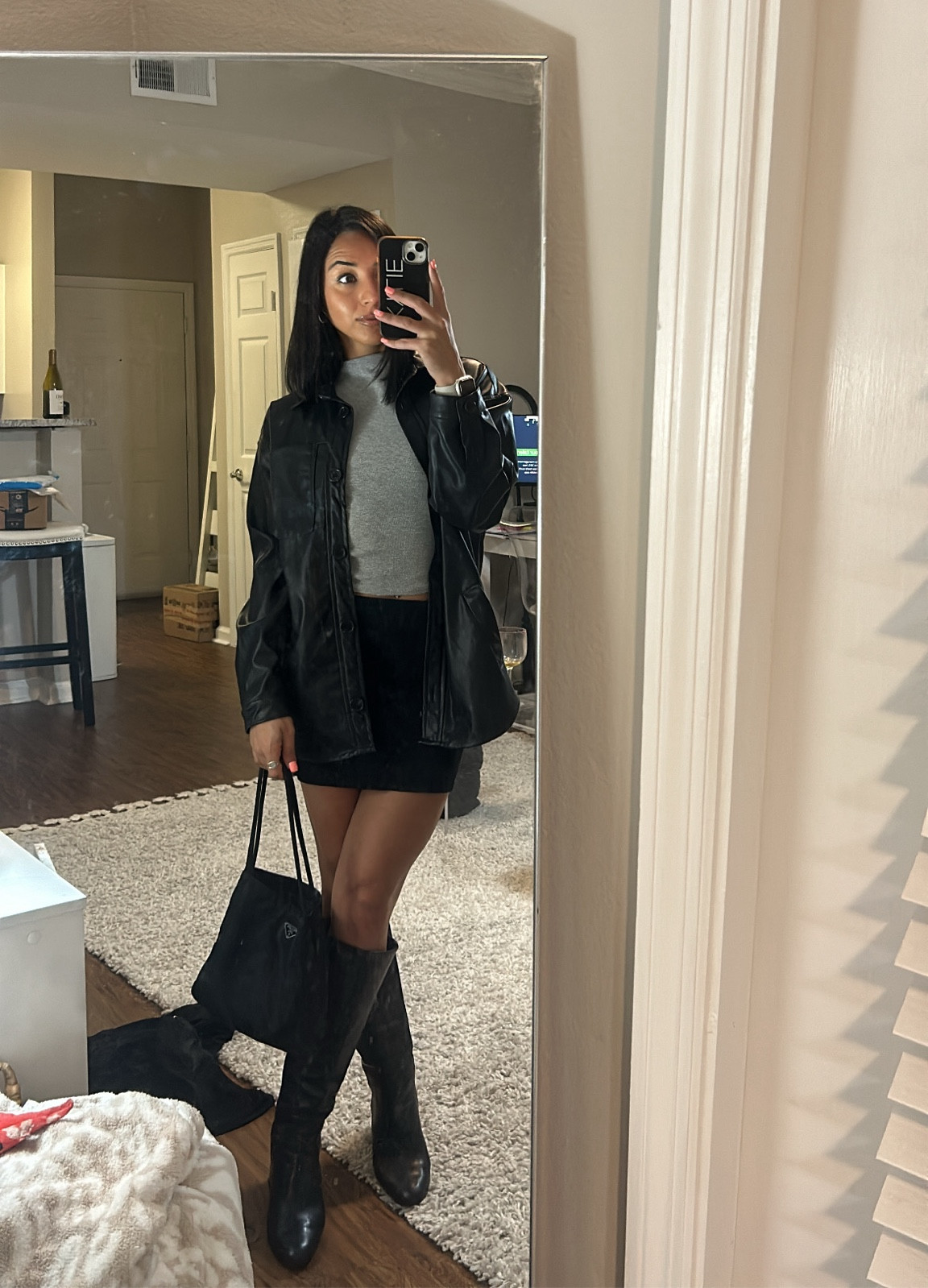 The perfect black mini skirt #princesspolly #abercrombie #zara #goingoutoutfit #datenight