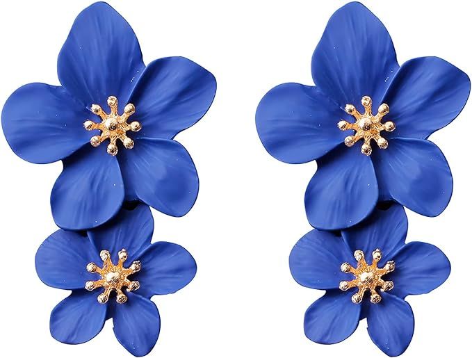 Seakuur Boho Flower Stud Earrings for Women Girls Flower Shaped Daisy Earrings with Gold Bud | Amazon (US)