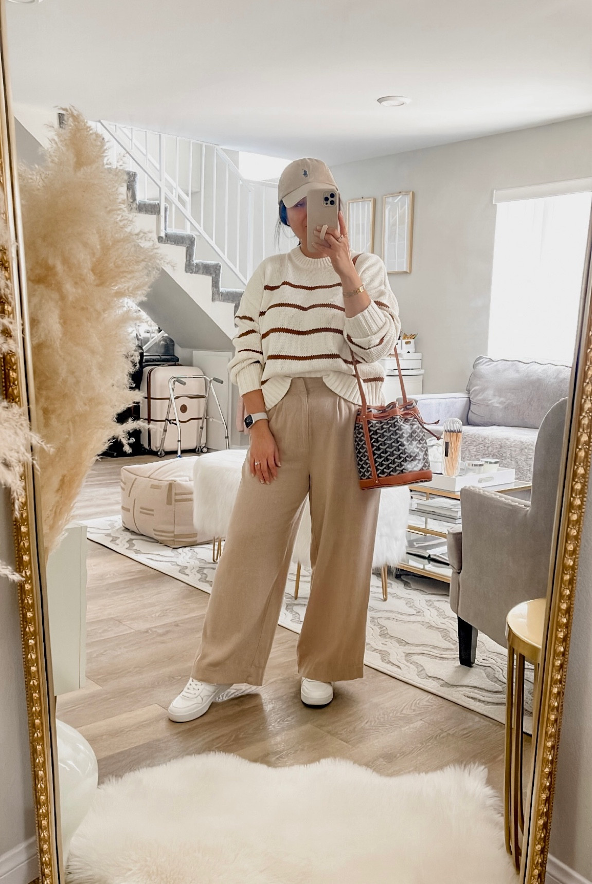 Jenni Kayne Chloe sweater in medium 
Farah Pant in Large



#LTKstyletip