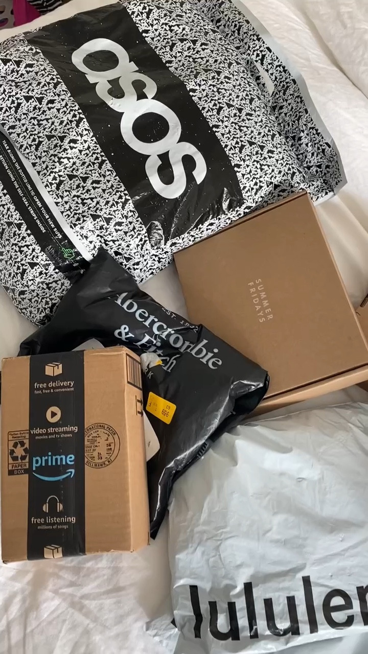 What I bought this month!

Winter fashion trends, affordable fashion finds, north face puffer, winter trends must haves, winter must haves, winter fashion trends 2022, winter fashion trends 2023, what I’m shopping, currently shopping, what I bought this month, what’s in my cart

#LTKshoecrush #LTKSeasonal #LTKstyletip