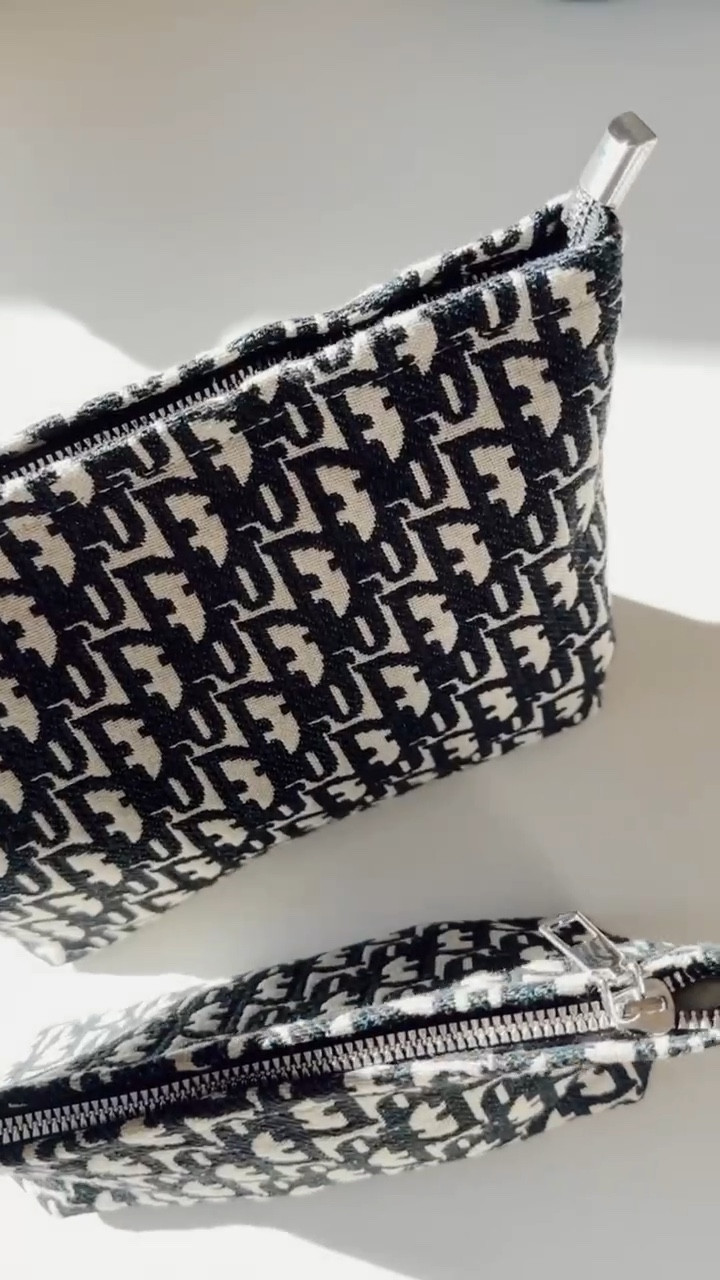 What I keep in my makeup bag✨
#stylinbyaylin #aylin

#LTKItBag #LTKVideo #LTKBeauty