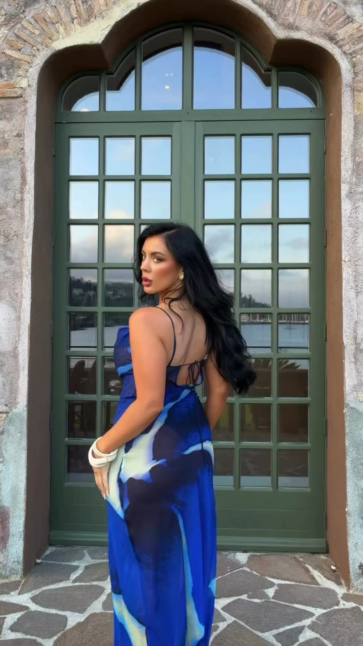 📸🍾🍷 @ratandboa

Blue Abstract Maxi Dress, Summer Evening Outfit, Destination Wedding Guest Look, Coastal Holiday Style, Bold Blue Print Dress, Dinner Outfit, European Summer Night, Statement  Dress

#LTKsummer #LTKdresses #LTKuk