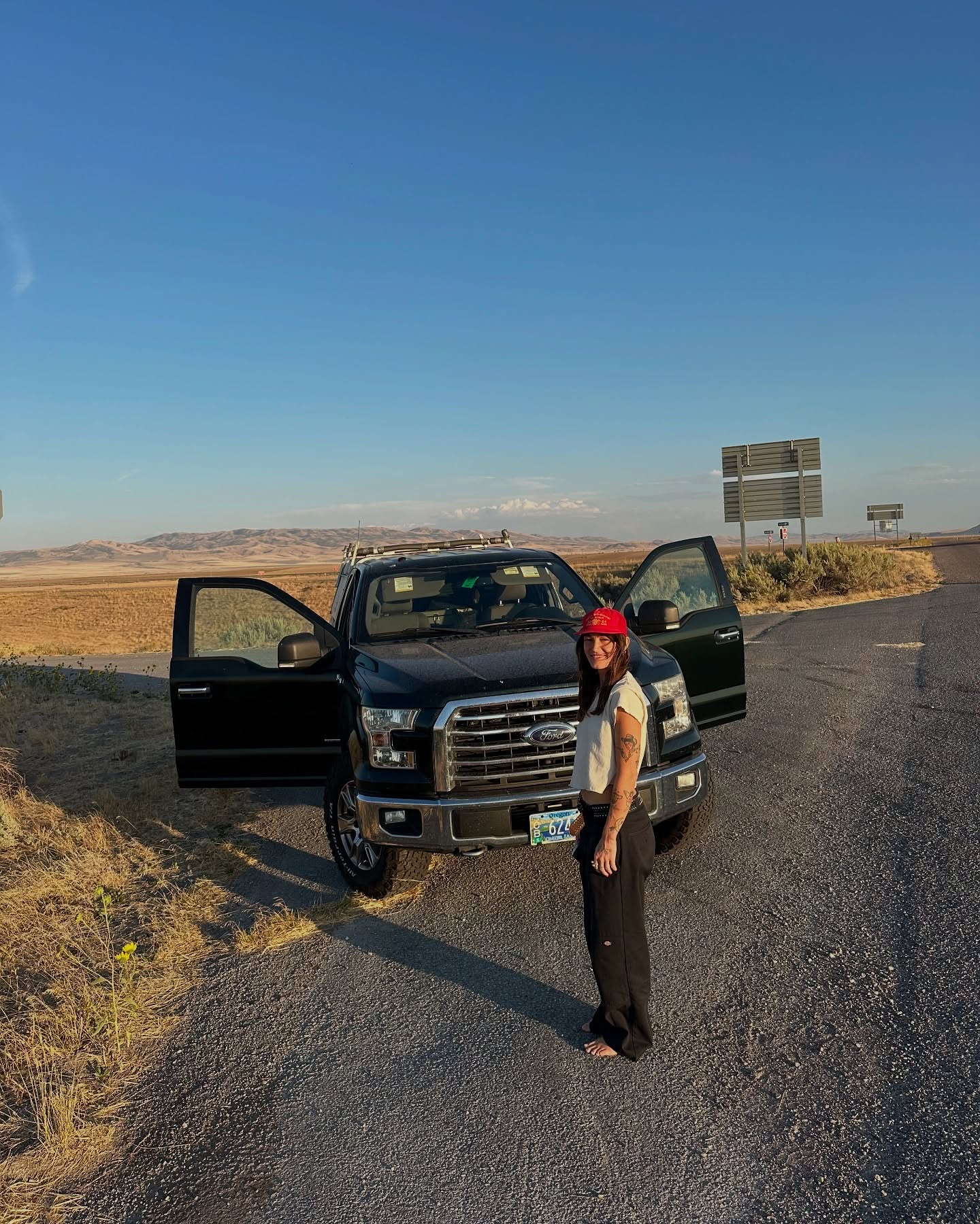 a few outfits of 2024 🎈 the year of hats and primary-ish colors 💋💙⭐️🐸

PART 1 because I still can’t post more than 10 pics at a time on here 🤗 #myootd #easyoutfits