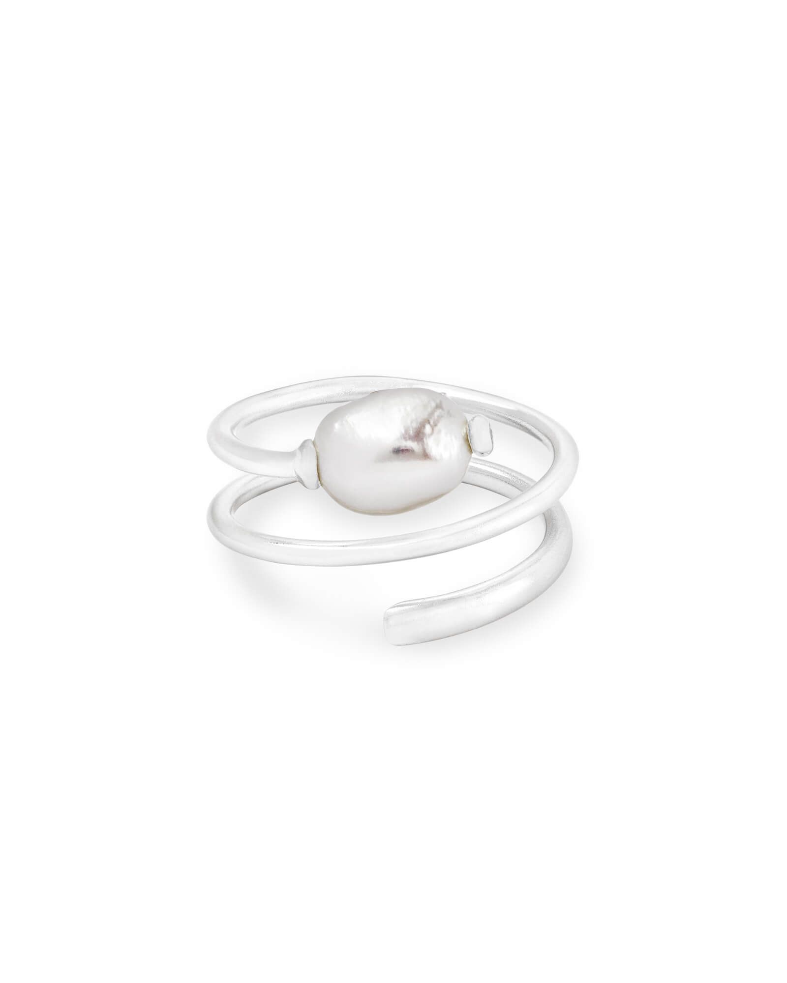 Jayla Cocktail Ring in Pearl | Kendra Scott | Kendra Scott