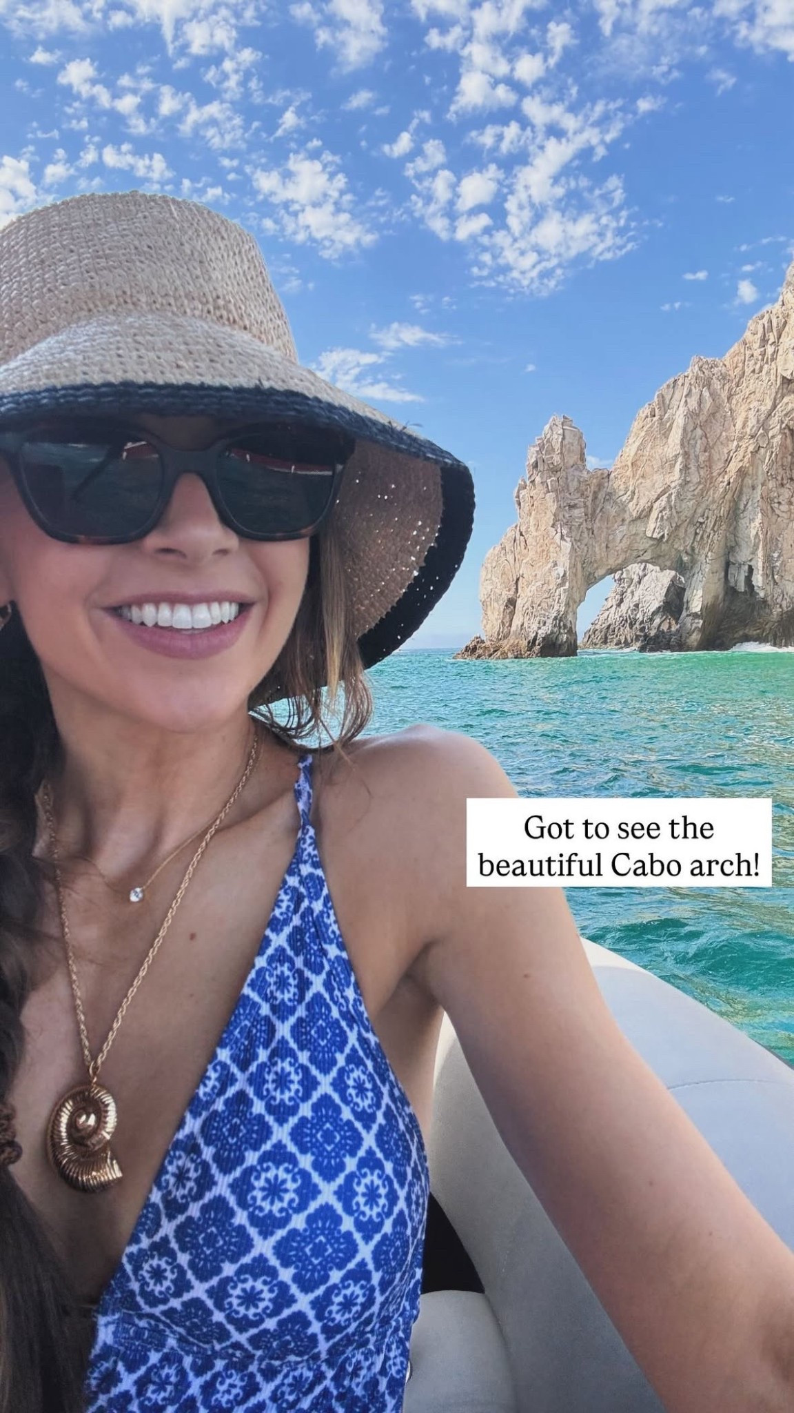 Girls trip to Mexico- love this @madewell hat! It’s currently an additional 40% off in select colors 