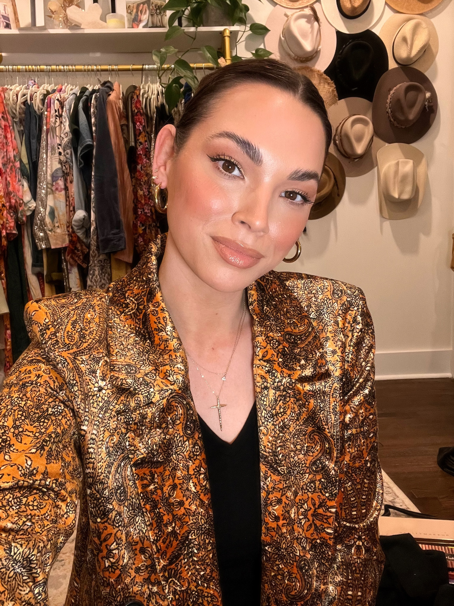 A little gold liner moment 

#LTKbeauty