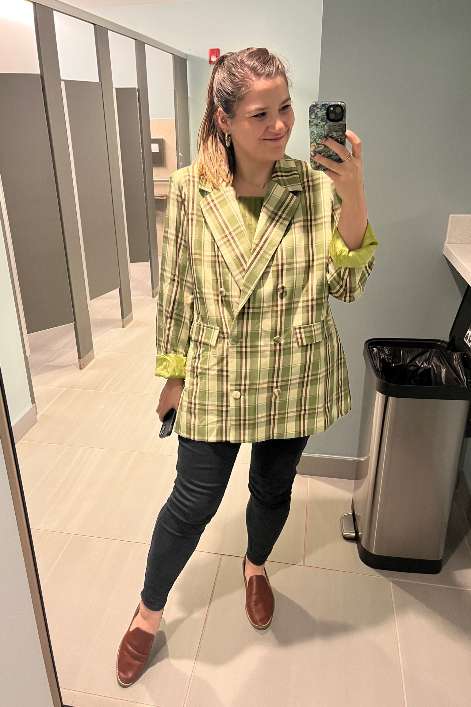Spring business casual | Blazer: size 16/18 from Pretty Little Thing - oversized on me! | Jeans: American Eagle jeggings size 12 | Loafers: Franco Sarto size 10

#LTKstyletip #LTKSeasonal #LTKmidsize