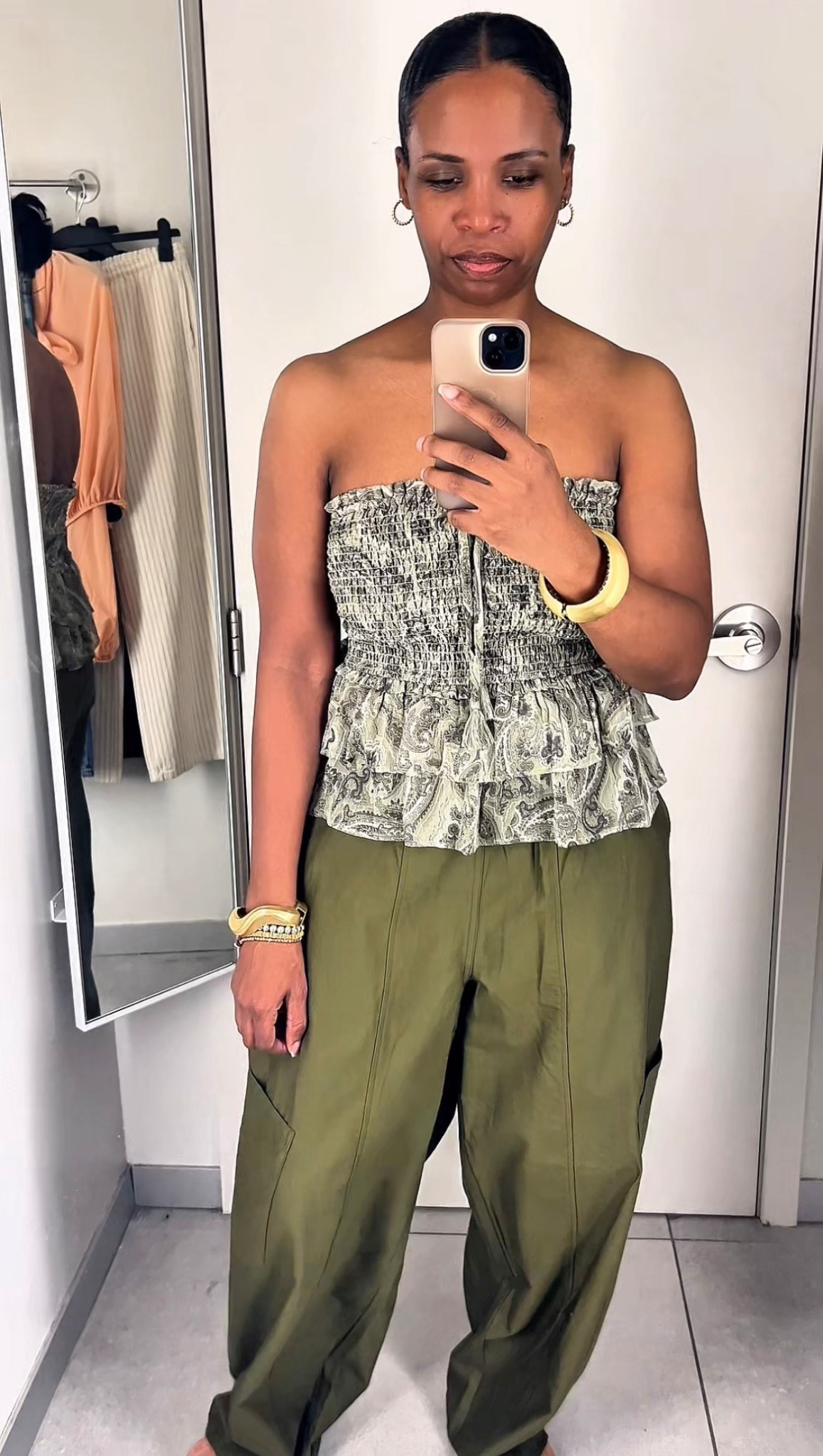 H&M has all the spring trends at an affordable price like this ruffle hem smoked top and ballon cargo pants.

Spring fashion trends summer fashion cargo pants ballon pants oversized fashion tube tops smoked tops cute outfit ideas street wear fashion women’s fashion 

#LTKOver40 #LTKootd #LTKgrwm