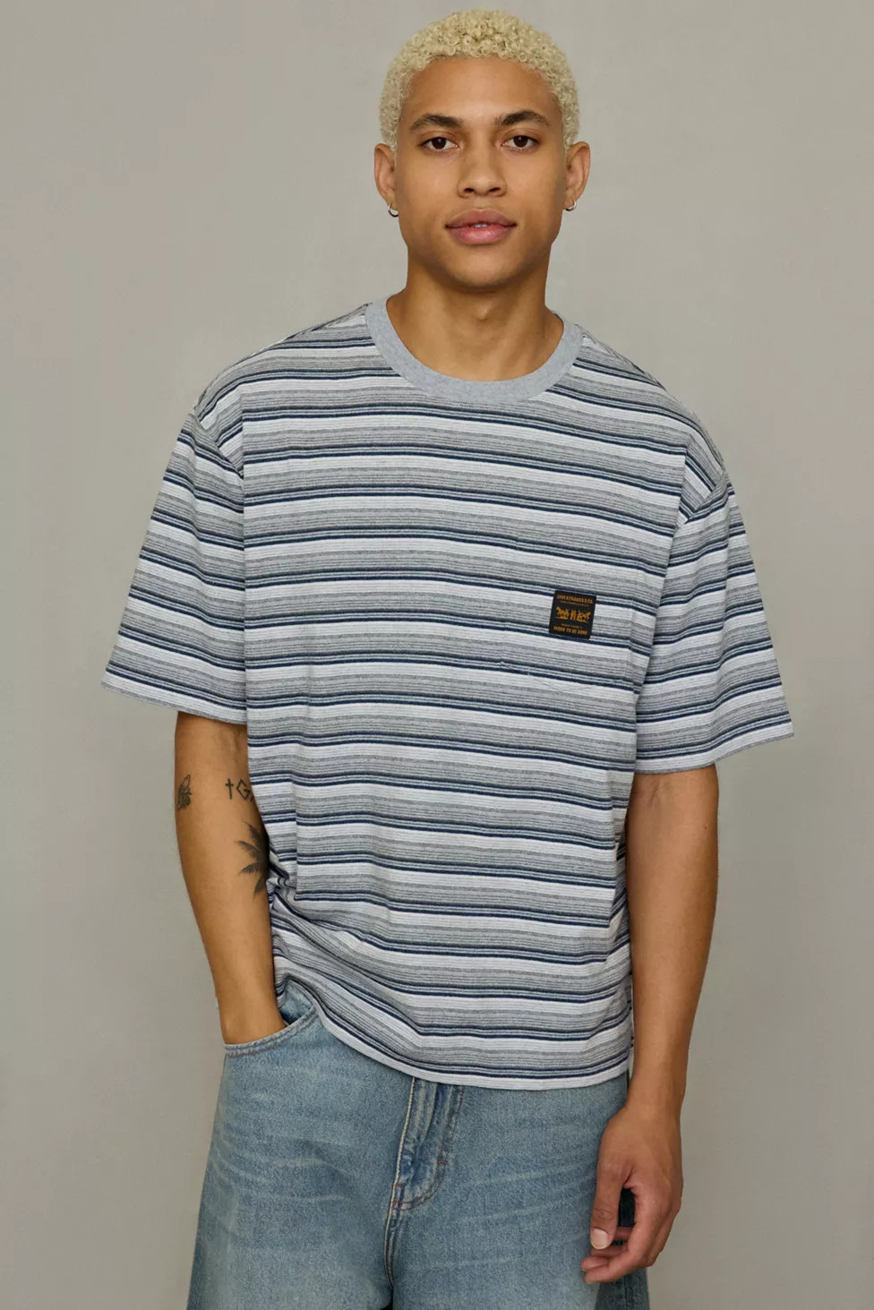 Levi’s® Workwear Pocket Tee | Urban Outfitters (US and RoW)
