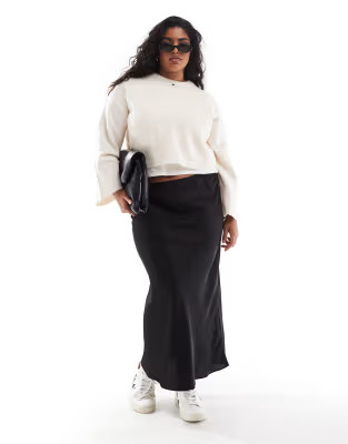 ASOS DESIGN Curve – Schräg geschnittener Midirock aus Satin in Schwarz | ASOS (Global)
