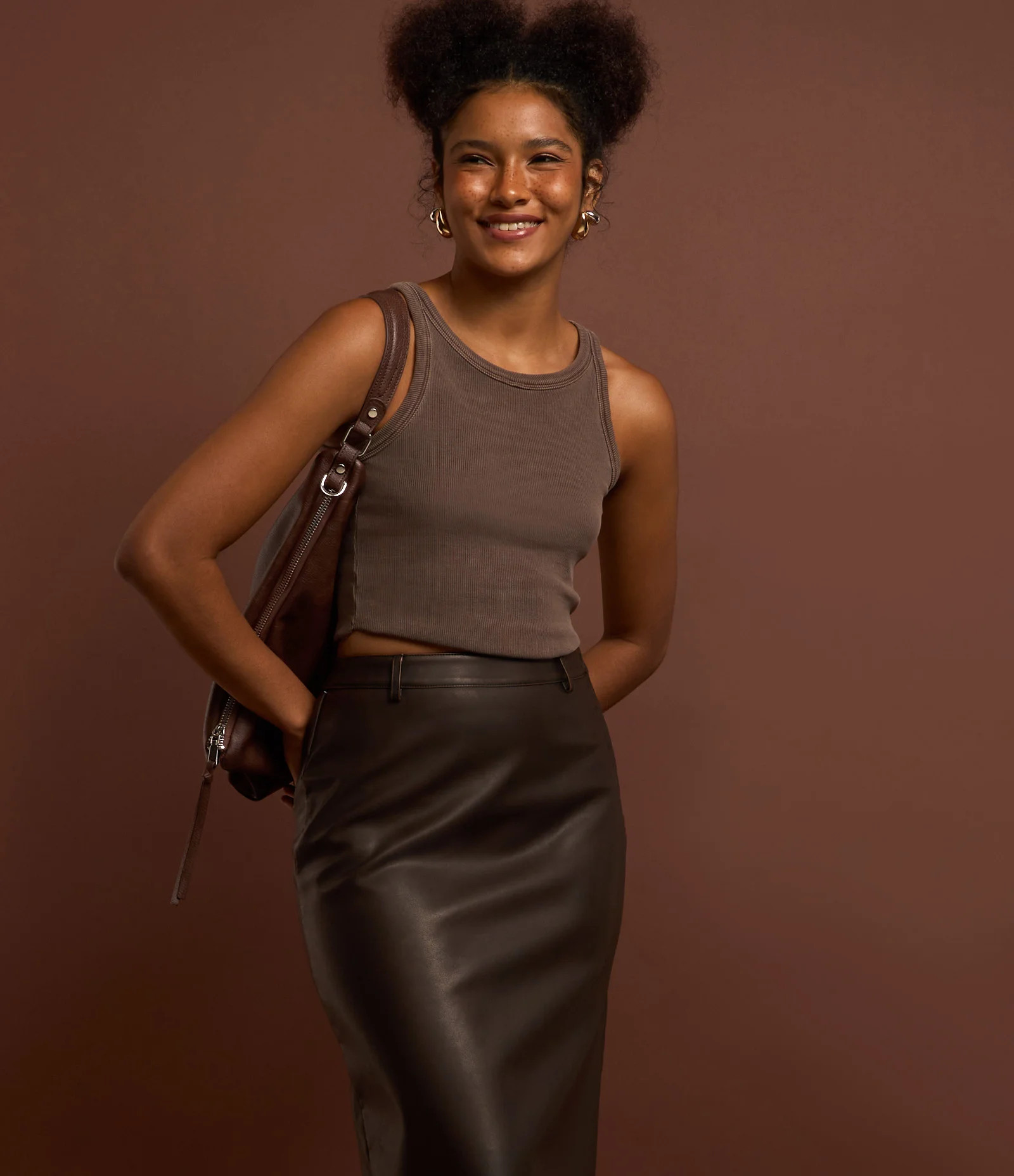 Regata em Ribana Lavada com Barra Assimétrica Marrom - Lojas Renner | Renner (BR)